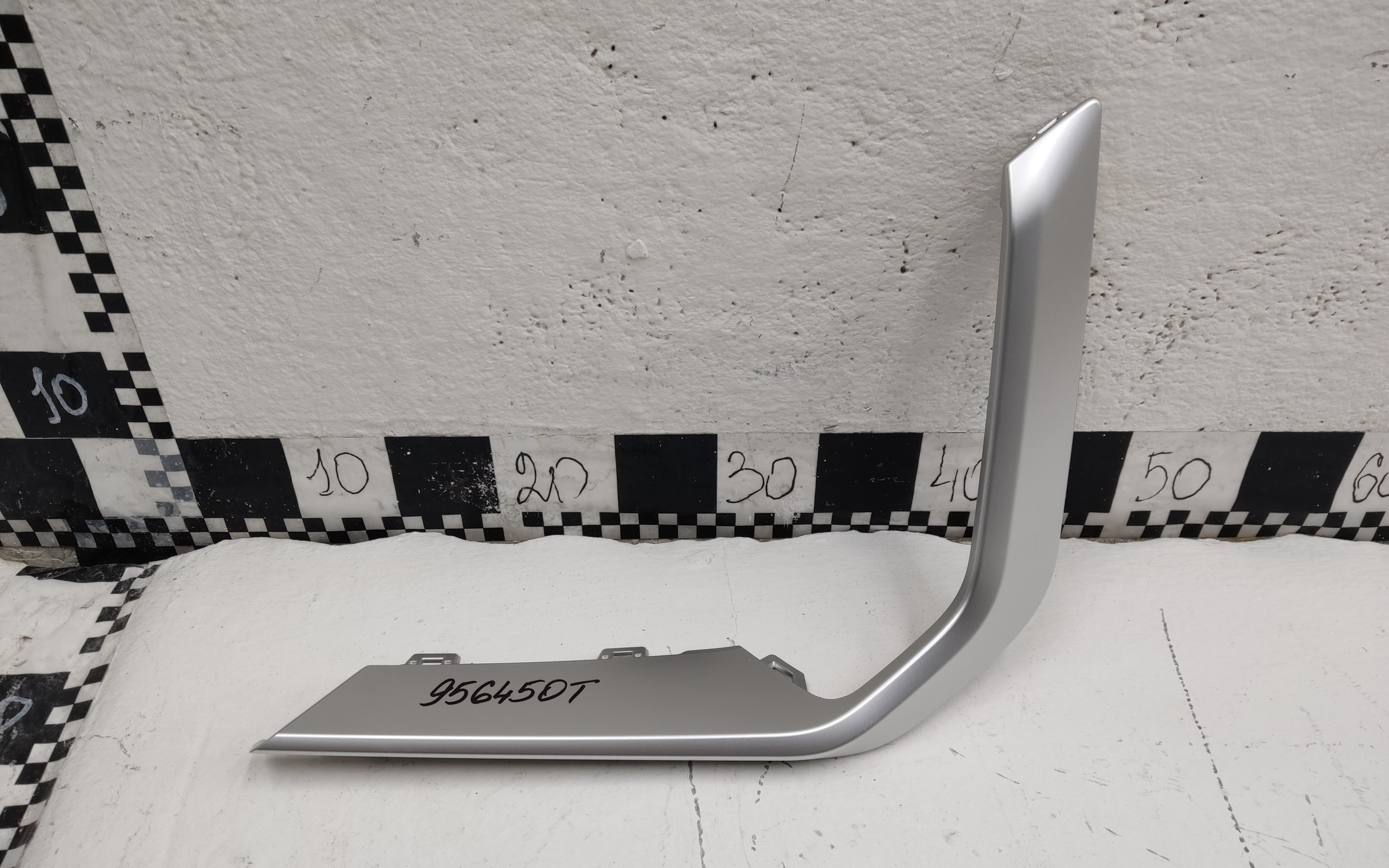 Накладка переднего бампера нижняя левая BMW X5 G05 Restail