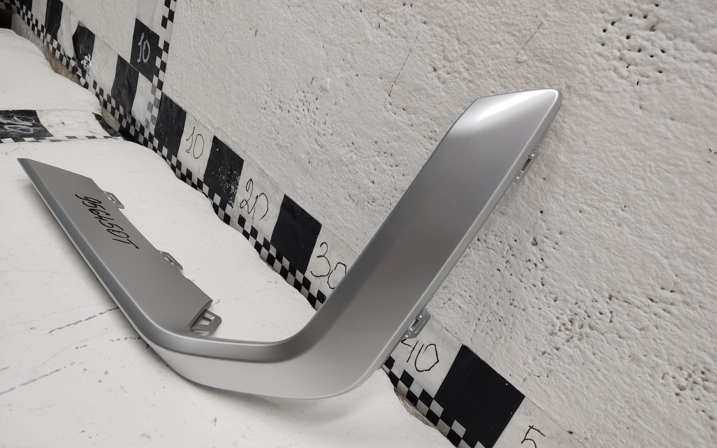 Накладка переднего бампера нижняя левая BMW X5 G05 Restail