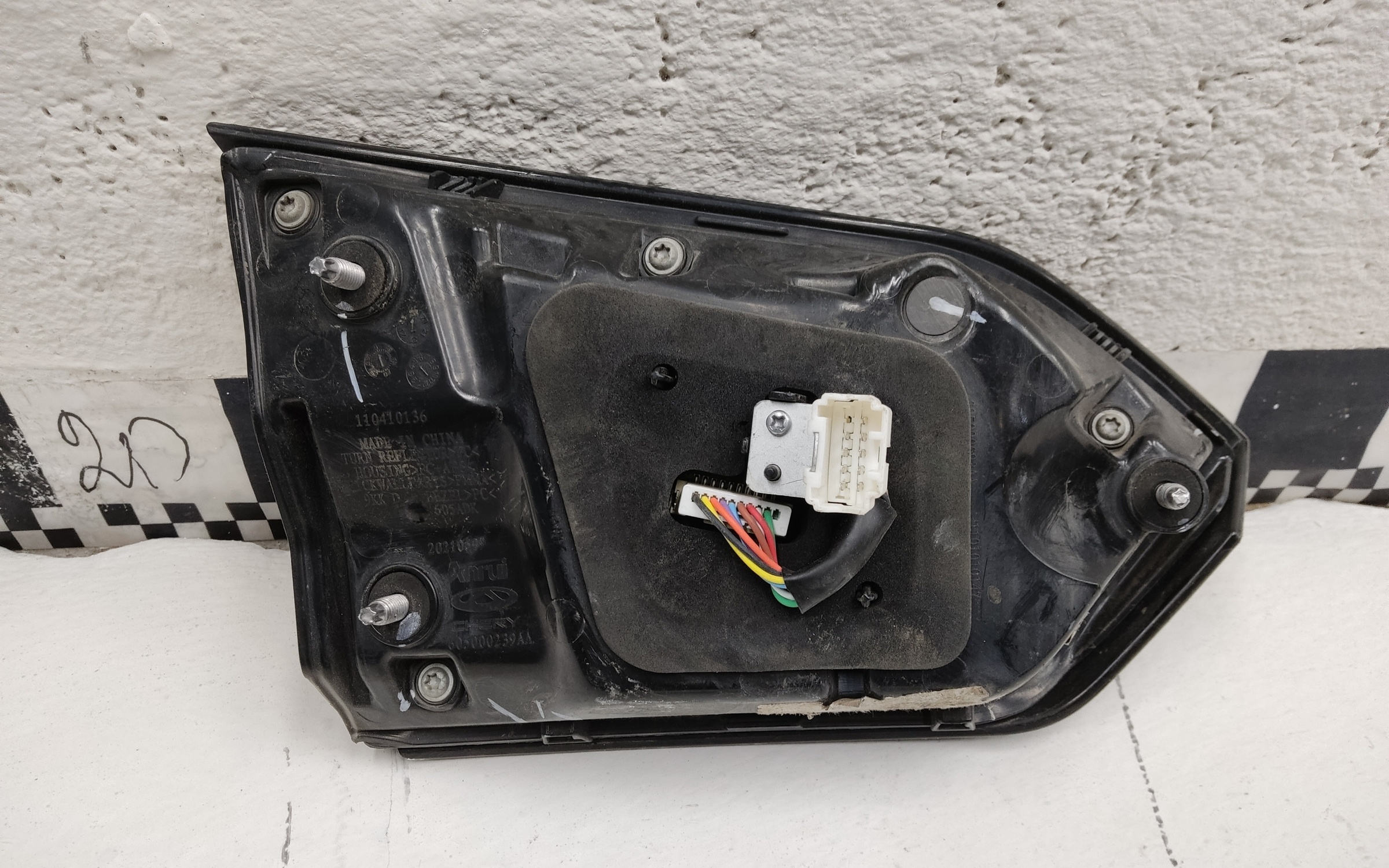 Фонарь задний правый внутренний Chery Tiggo 8 Pro