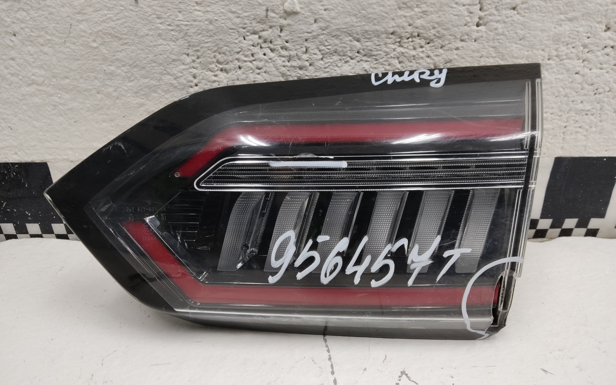 Фонарь задний правый внутренний Chery Tiggo 8 Pro