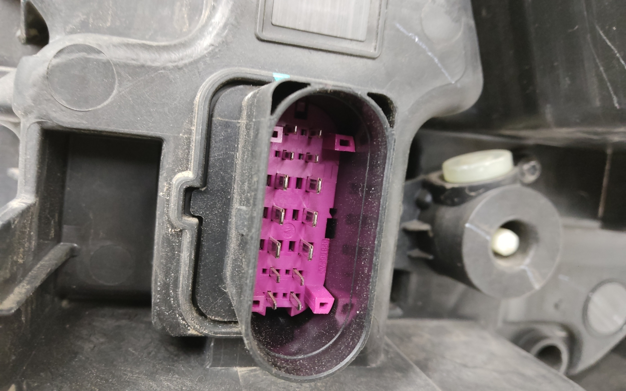 Фара передняя правая Geely Atlas Pro