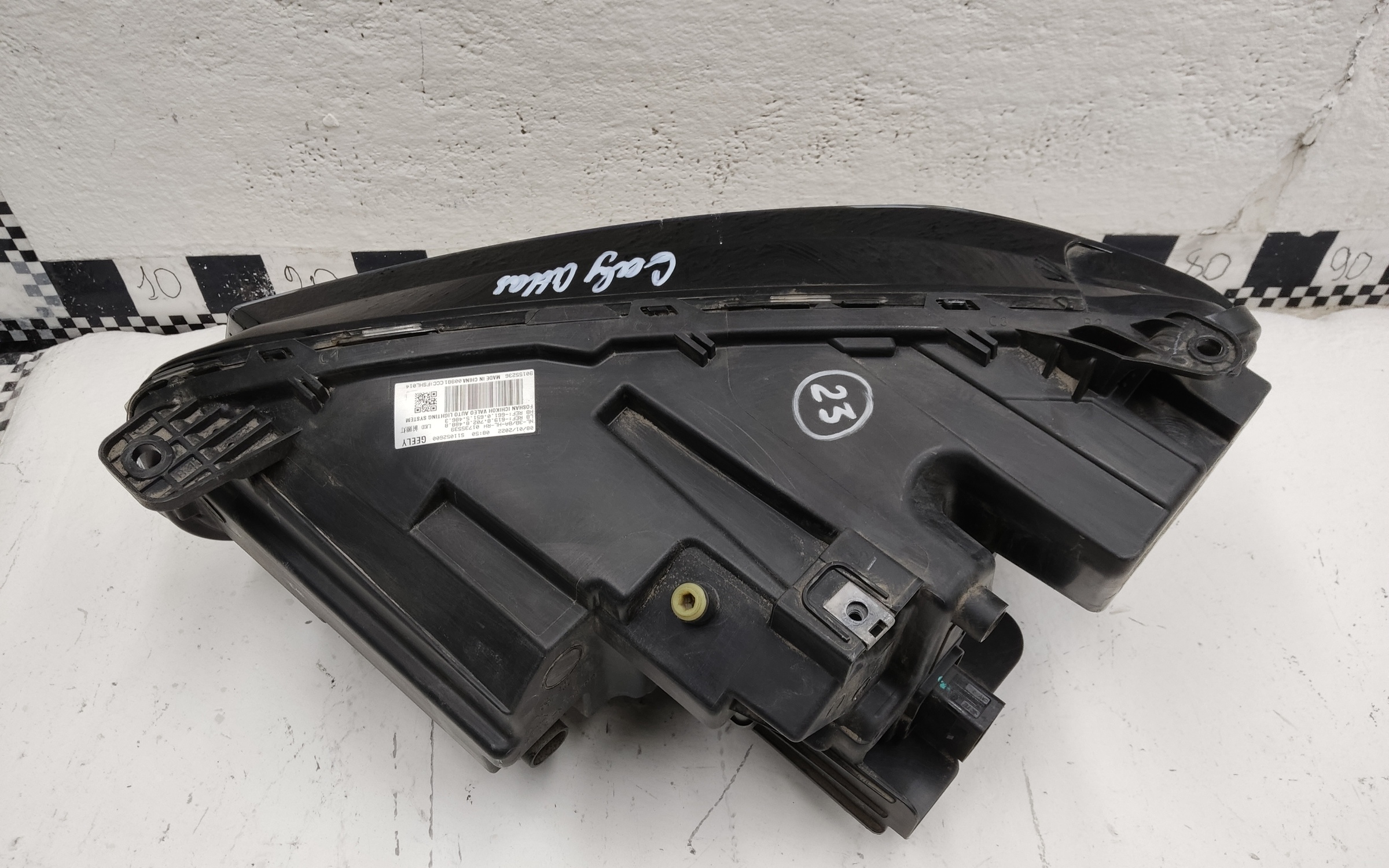 Фара передняя правая Geely Atlas Pro