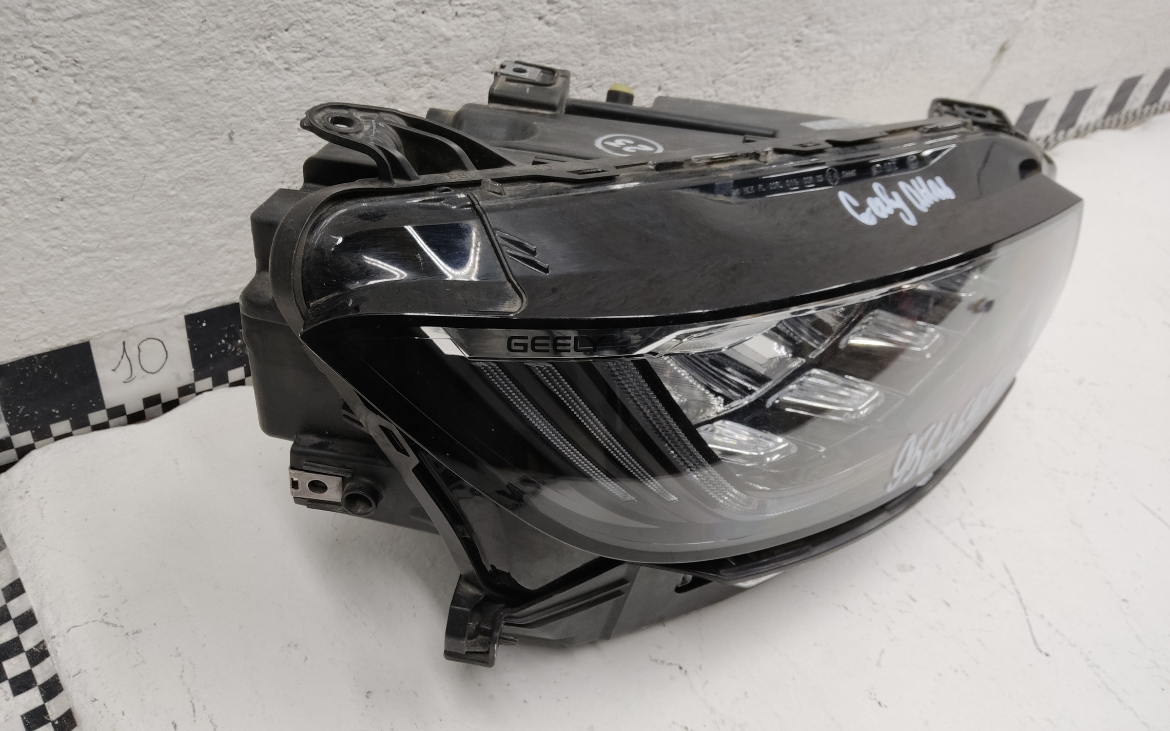 Фара передняя правая Geely Atlas Pro
