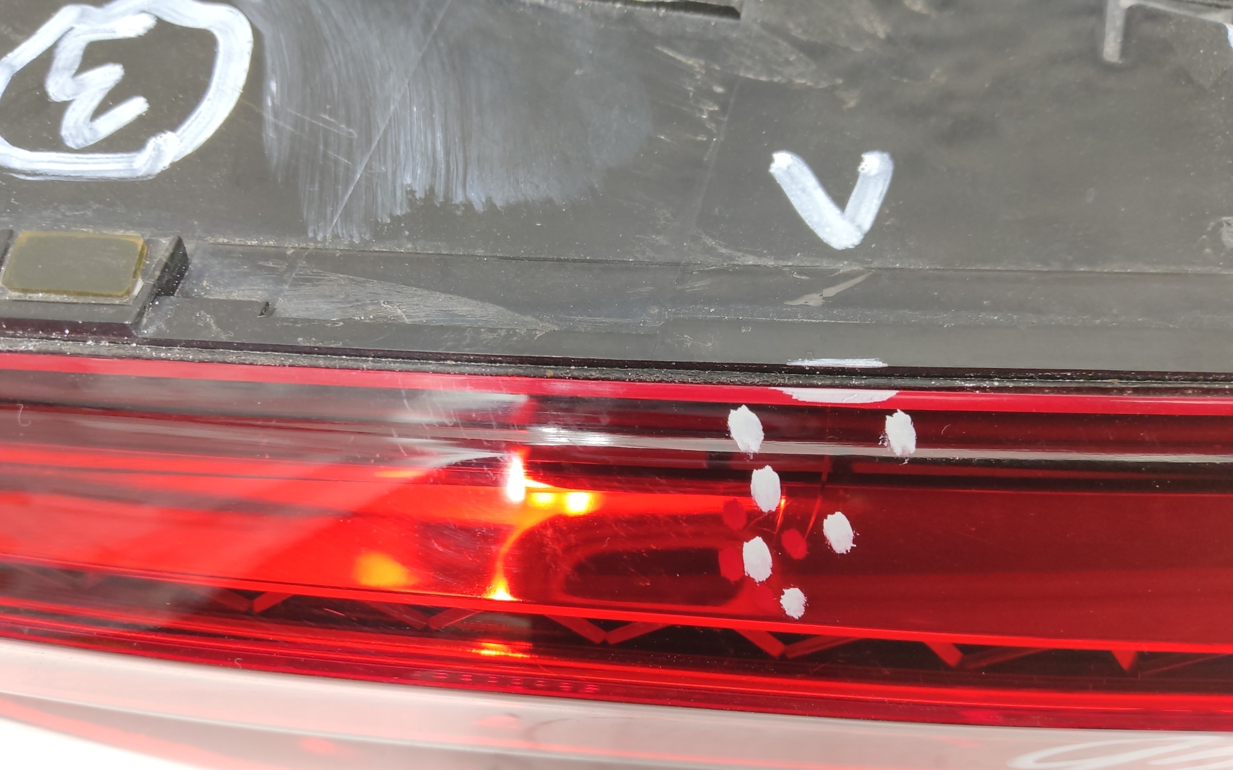 Фонарь задний правый внутренний Volkswagen Tiguan 2 LED