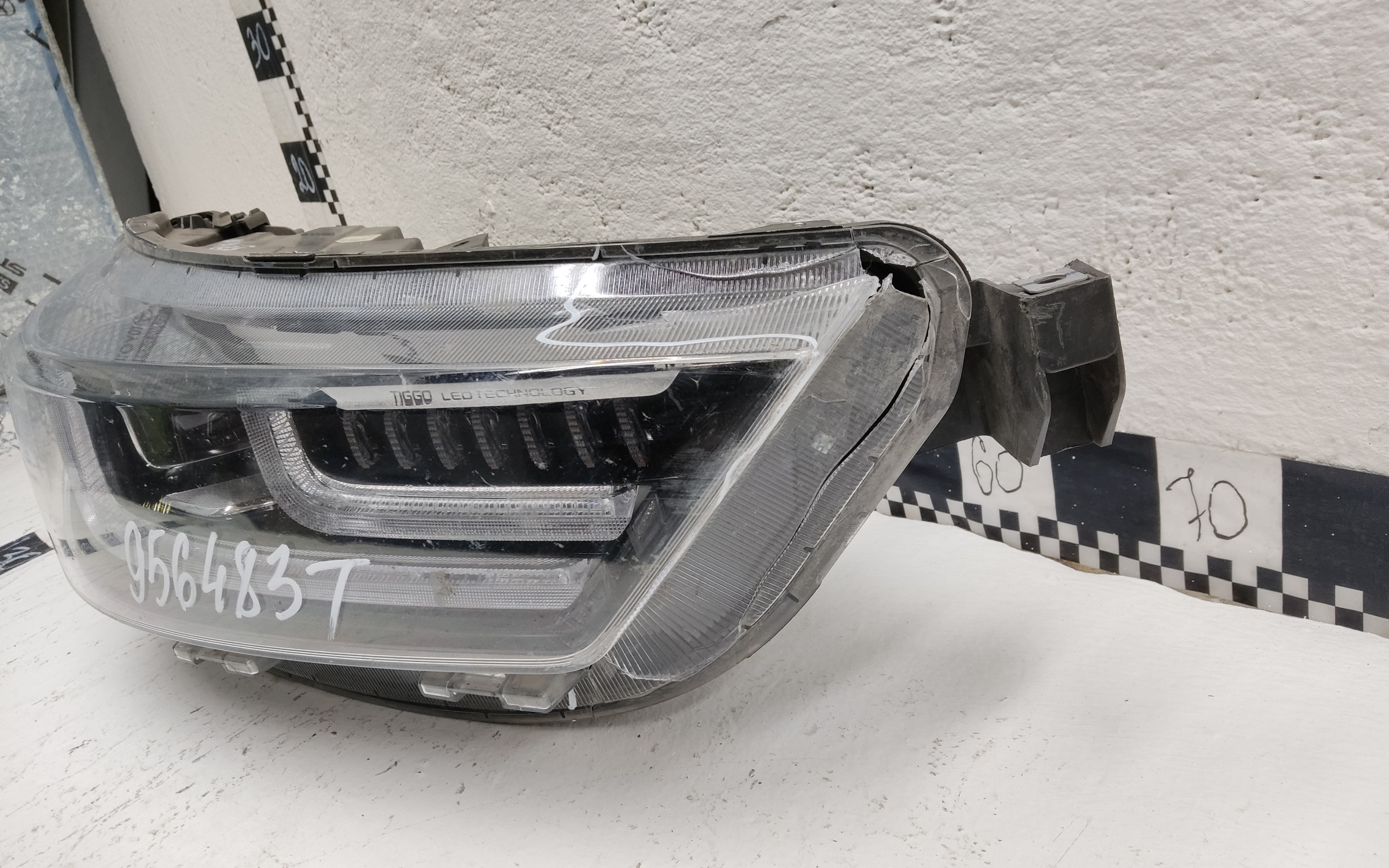 Фара передняя правая Chery Tiggo 8 Pro LED