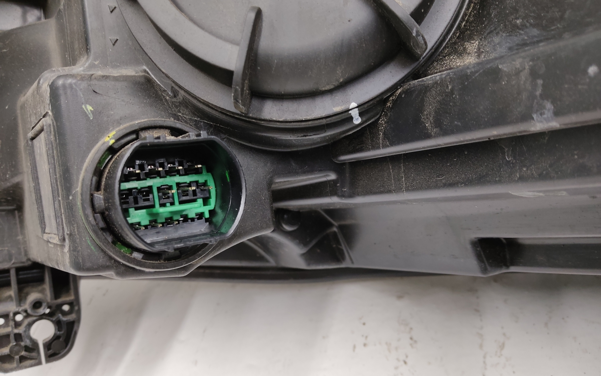 Фара передняя правая Changan Lamore LED