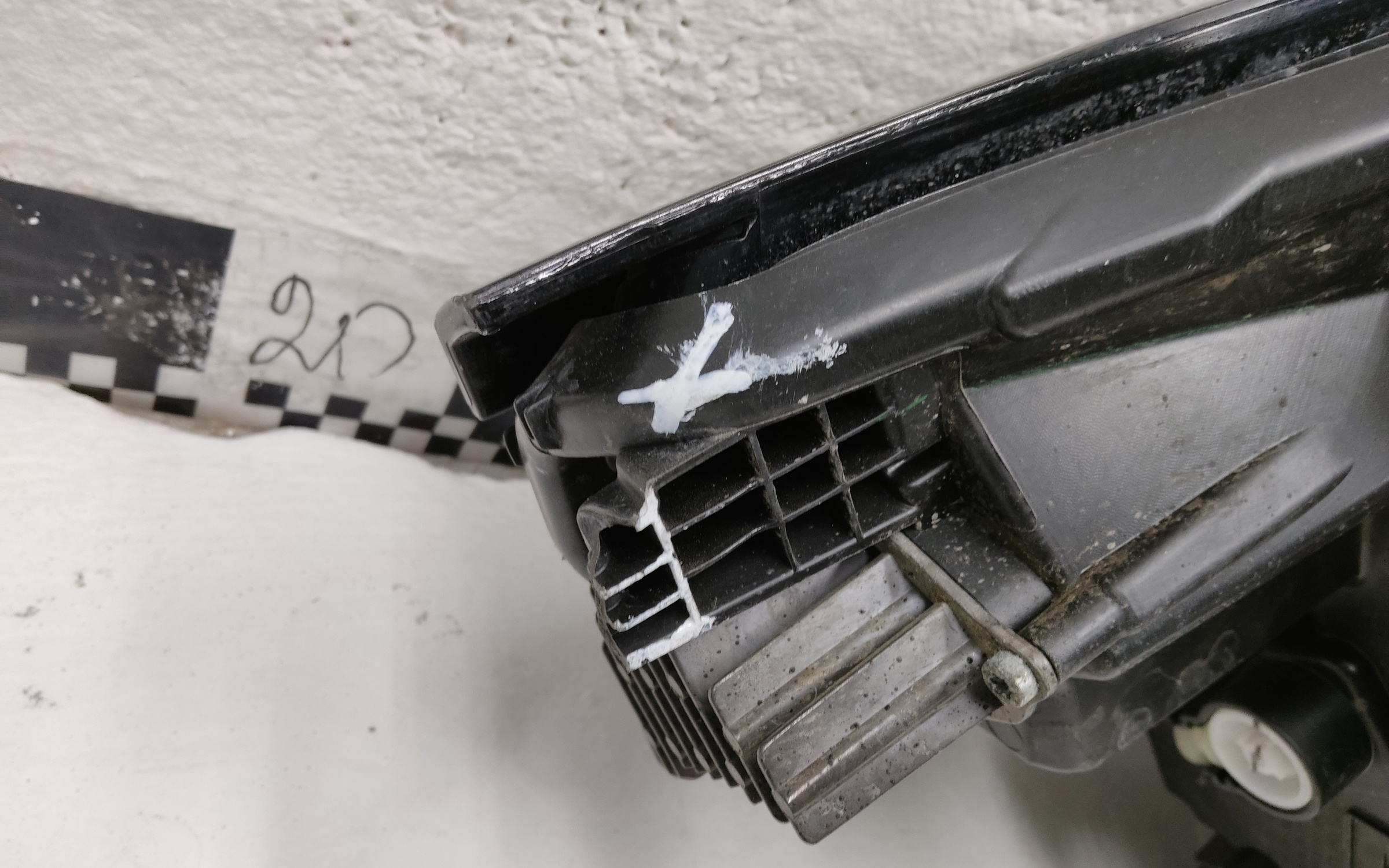 Фара передняя правая Changan Lamore LED