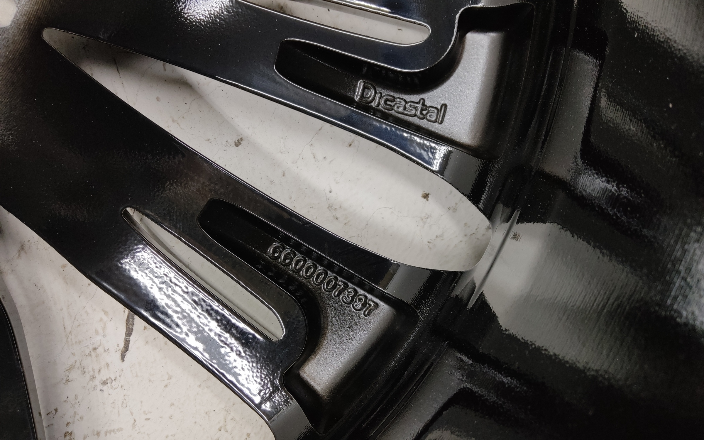 Диск колеса литой Geely Tugella R20 черный