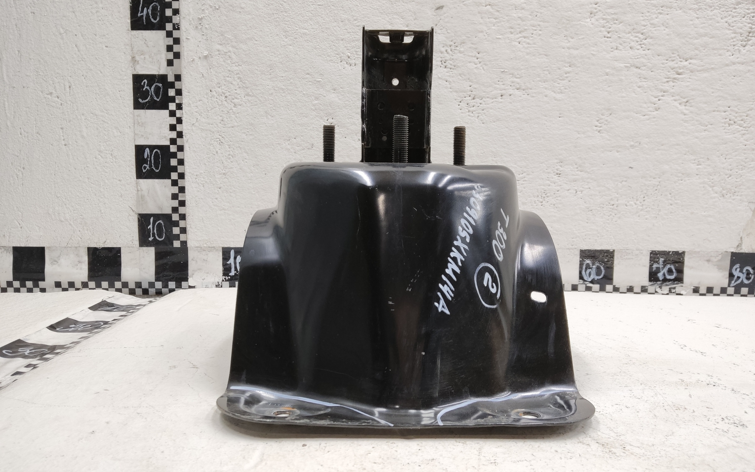 Кронштейн запасного колеса Tank 300