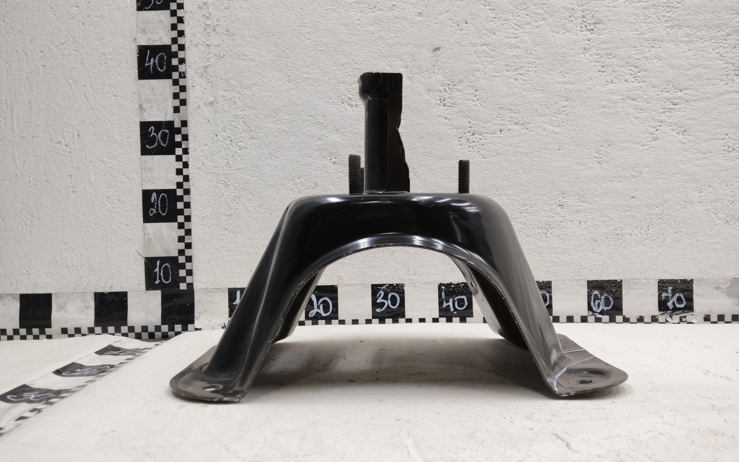 Кронштейн запасного колеса Tank 300