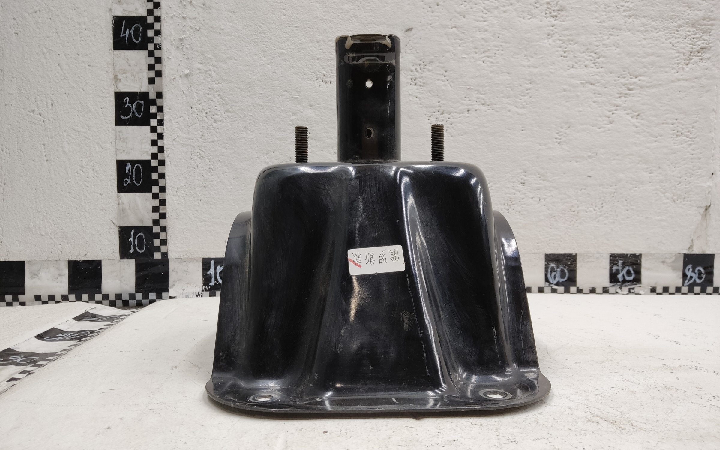 Кронштейн запасного колеса Tank 300