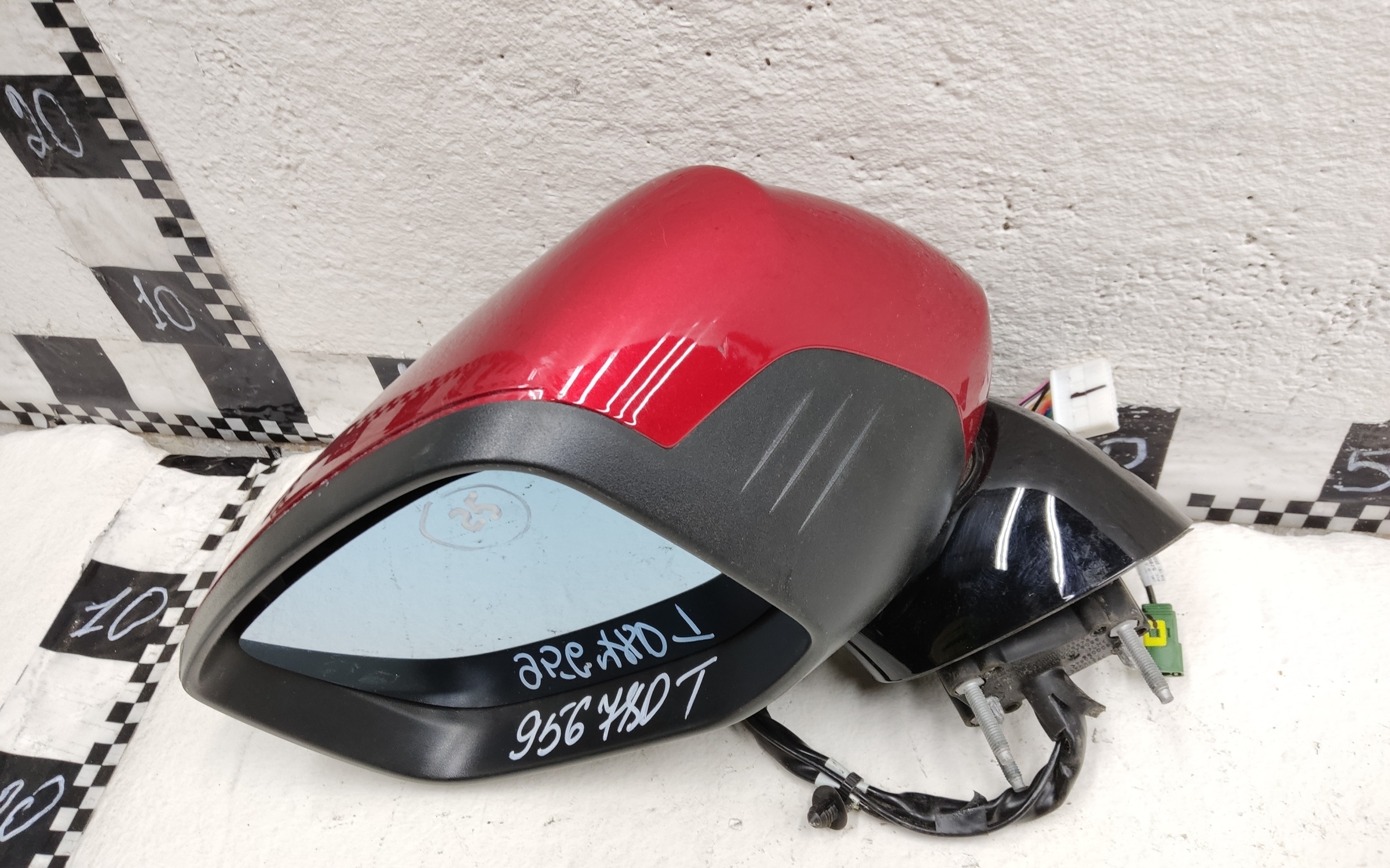 Зеркало левое Geely Tugella 14+1 контактов