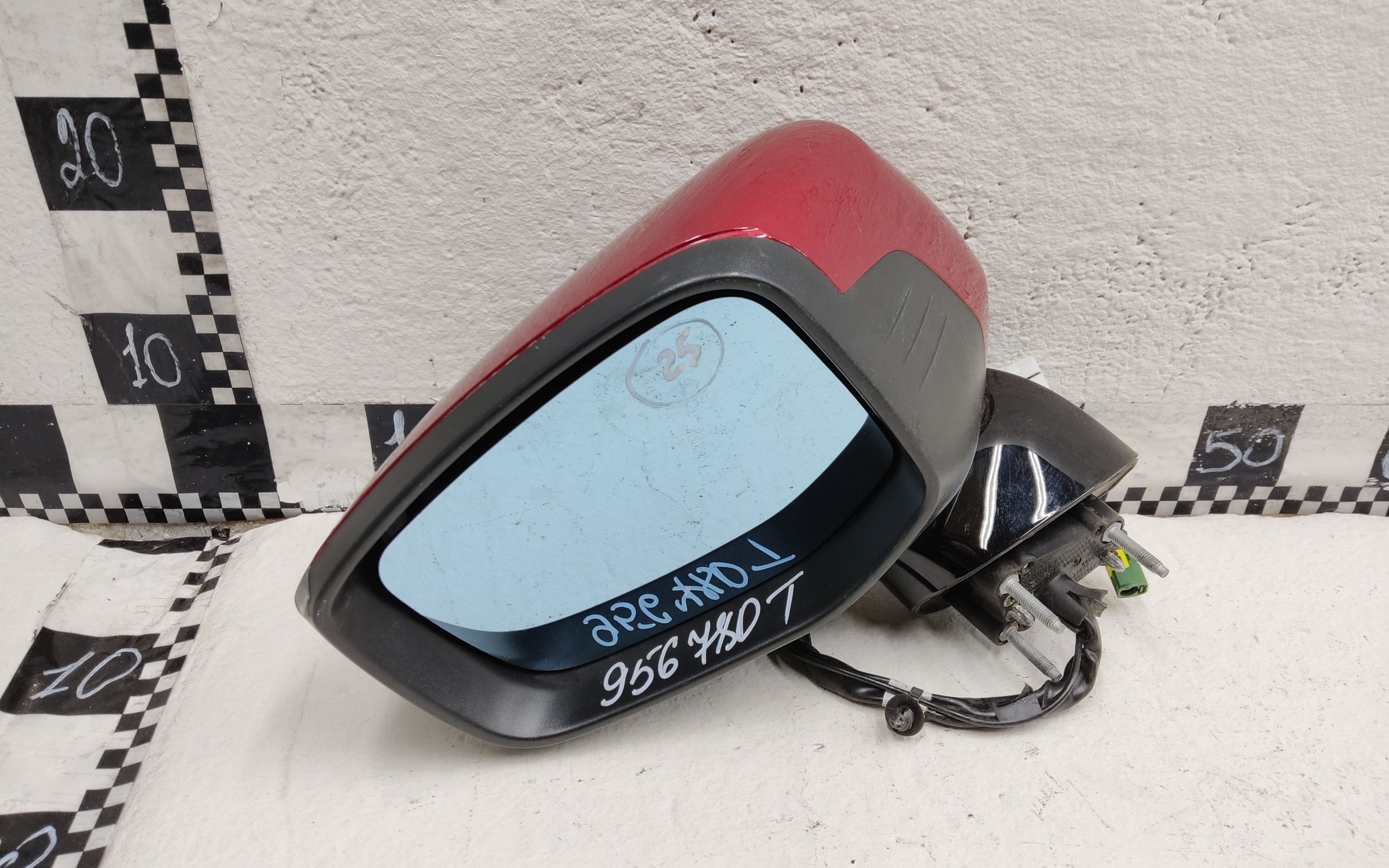 Зеркало левое Geely Tugella 14+1 контактов