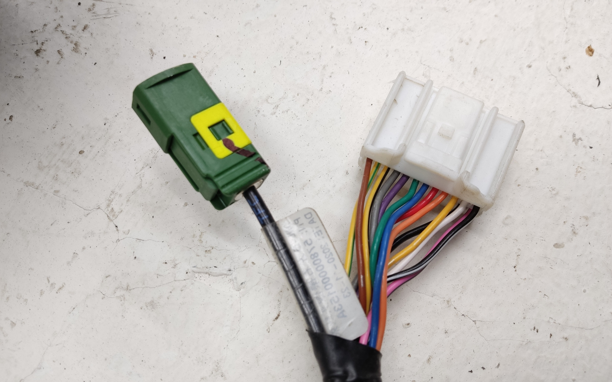 Зеркало левое Geely Tugella 14+1 контактов