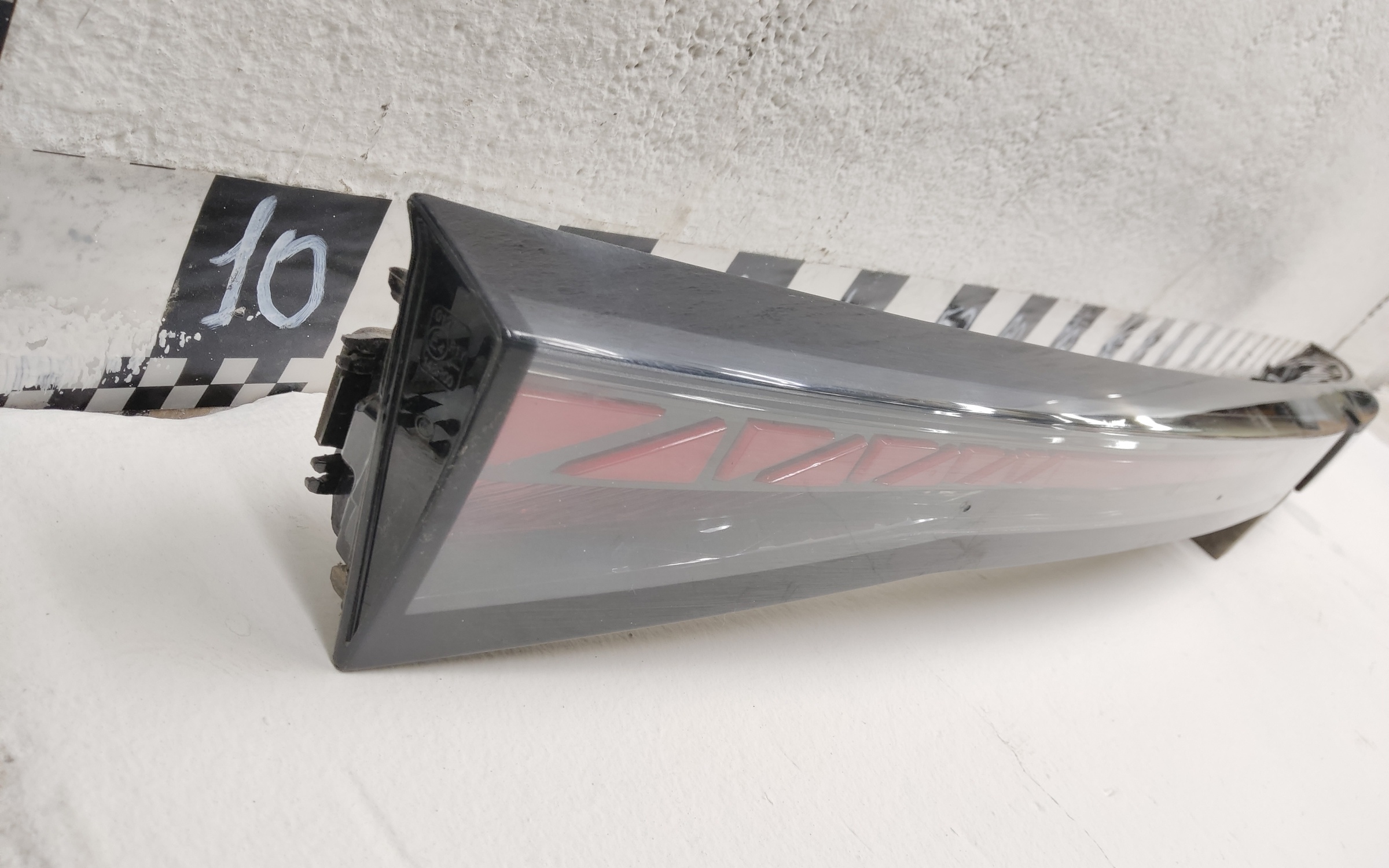 Фонарь крышки багажника Changan Uni-V