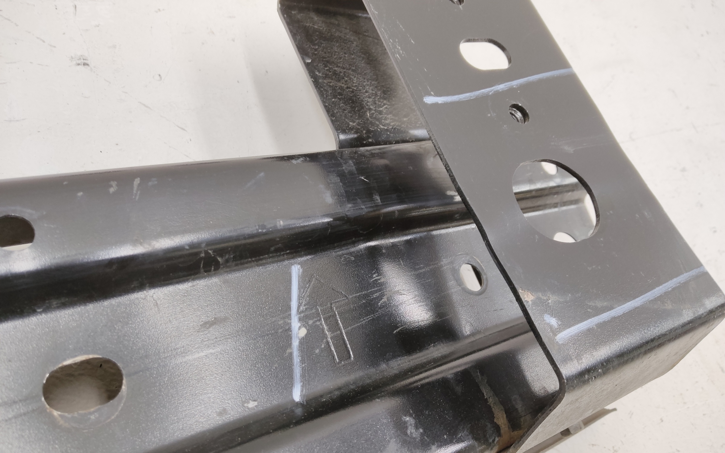 Усилитель переднего бампера Tank 300