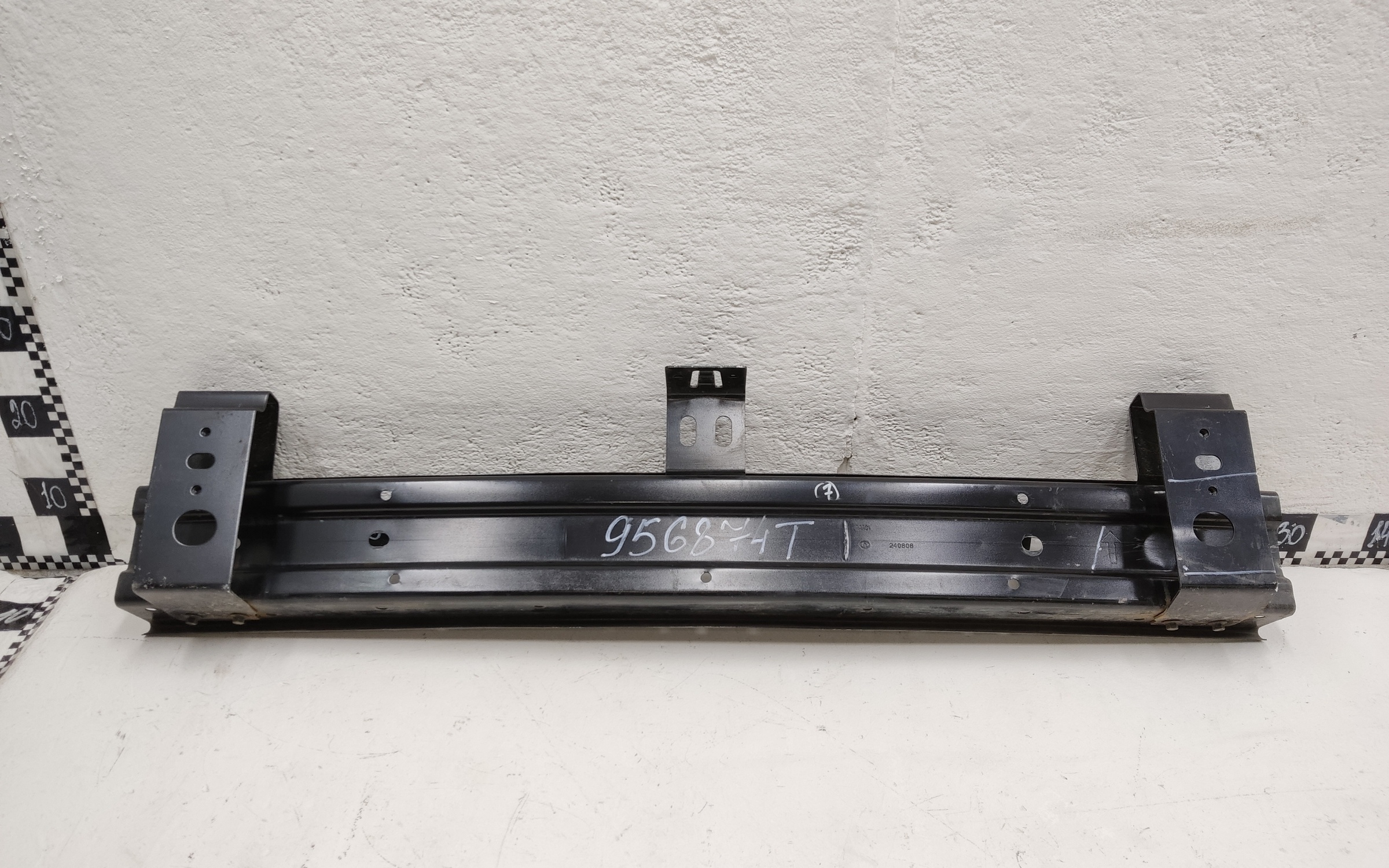 Усилитель переднего бампера Tank 300