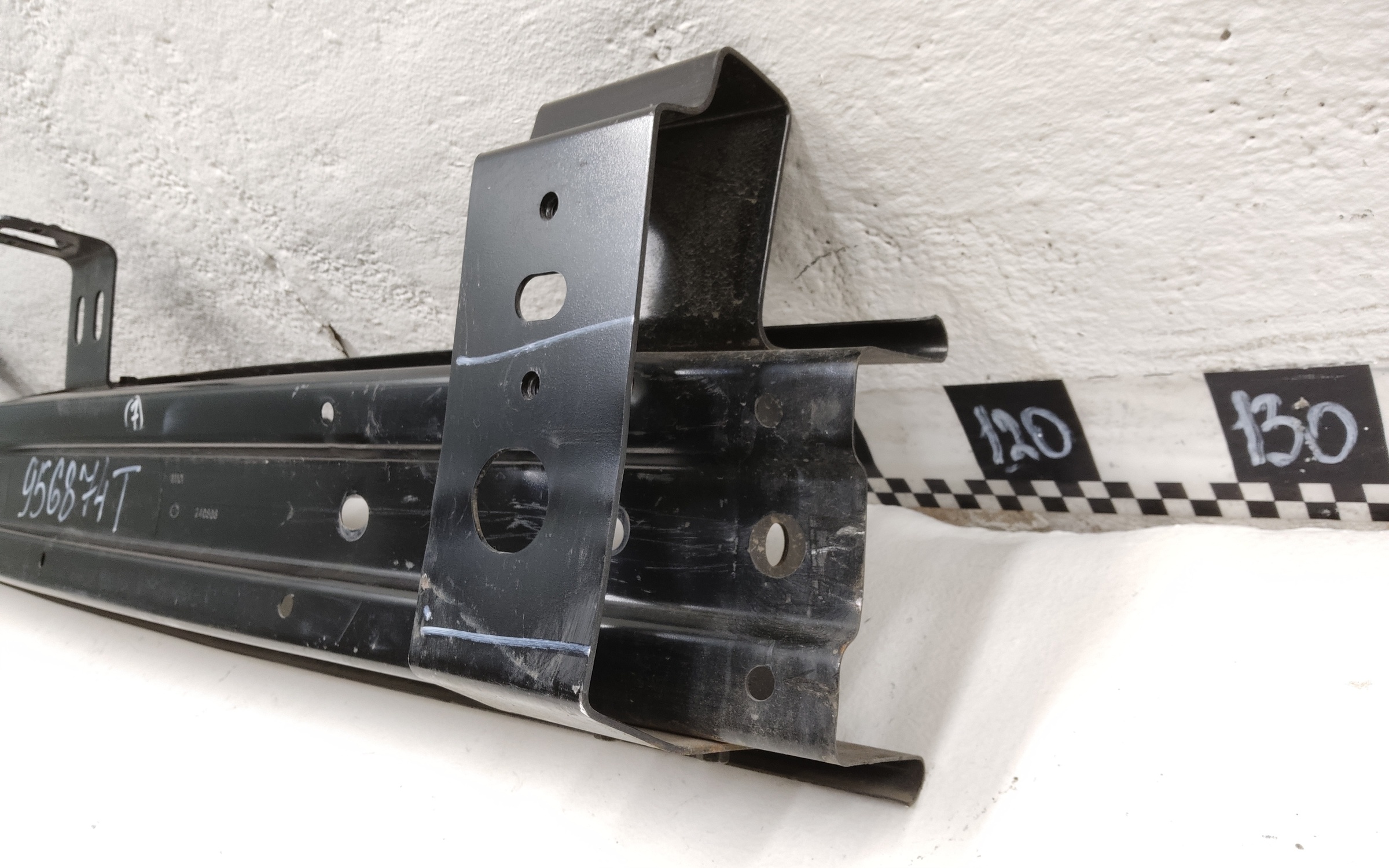 Усилитель переднего бампера Tank 300