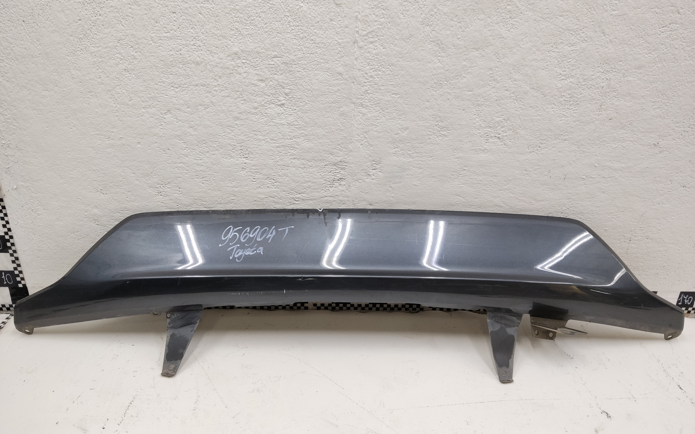 Накладка заднего бампера Toyota Highlander 4