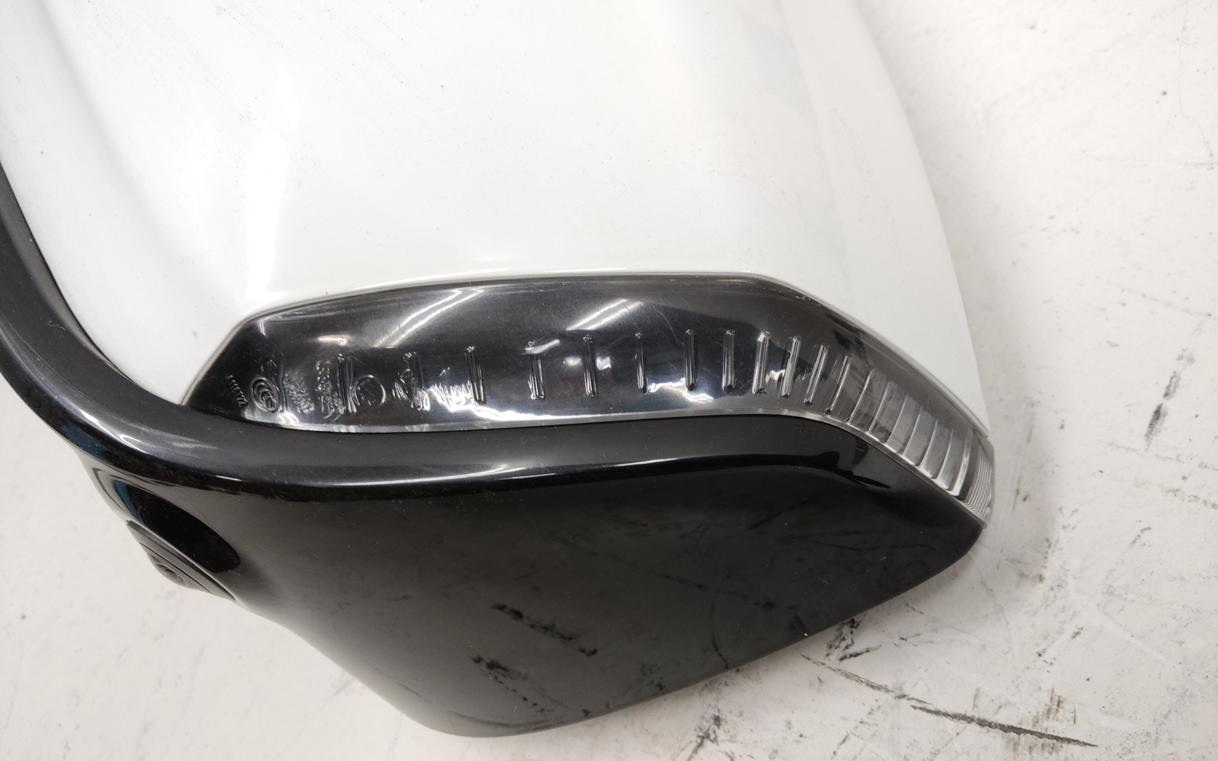 Зеркало левое Geely Tugella 16+1 контактов