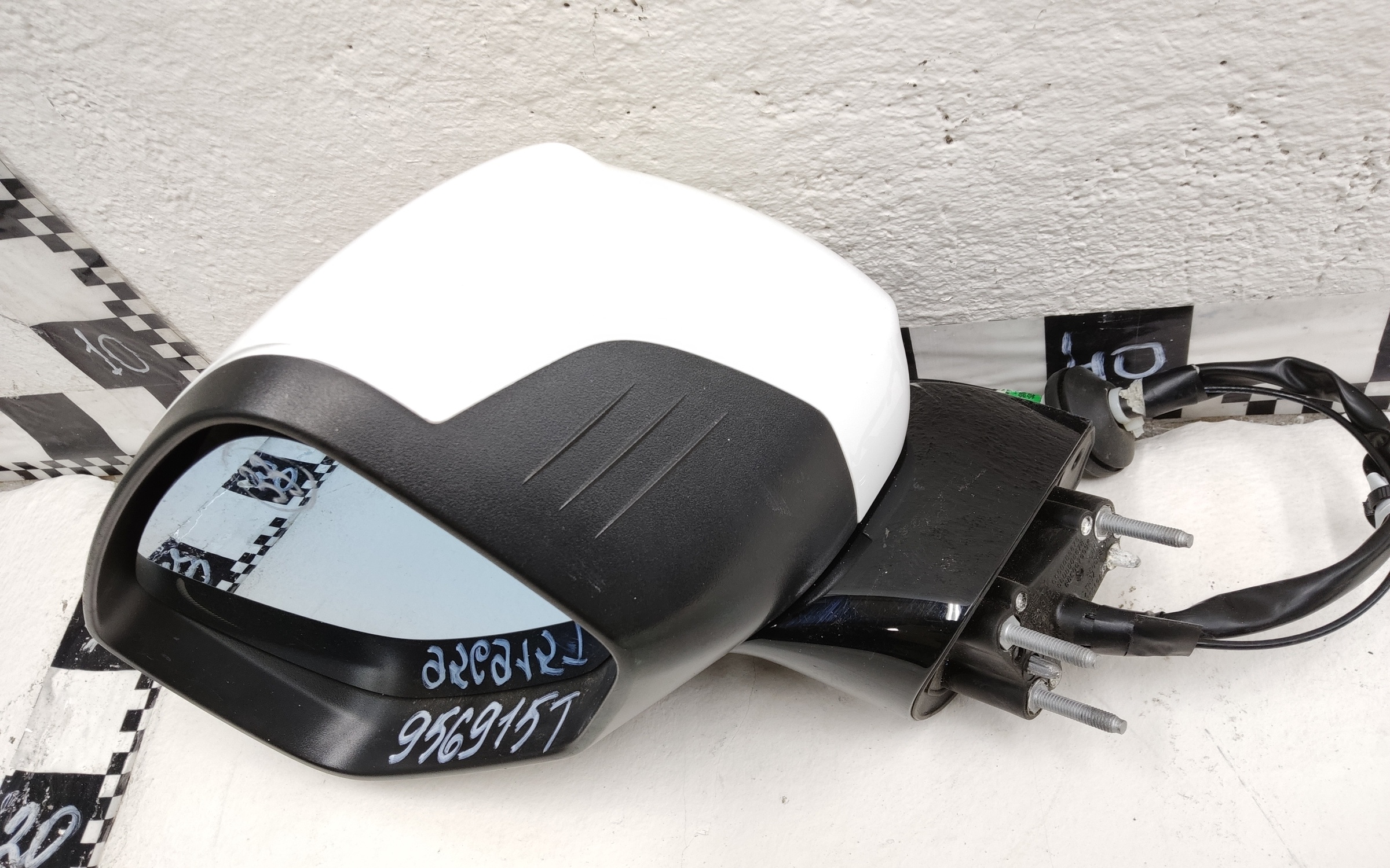 Зеркало левое Geely Tugella 16+1 контактов