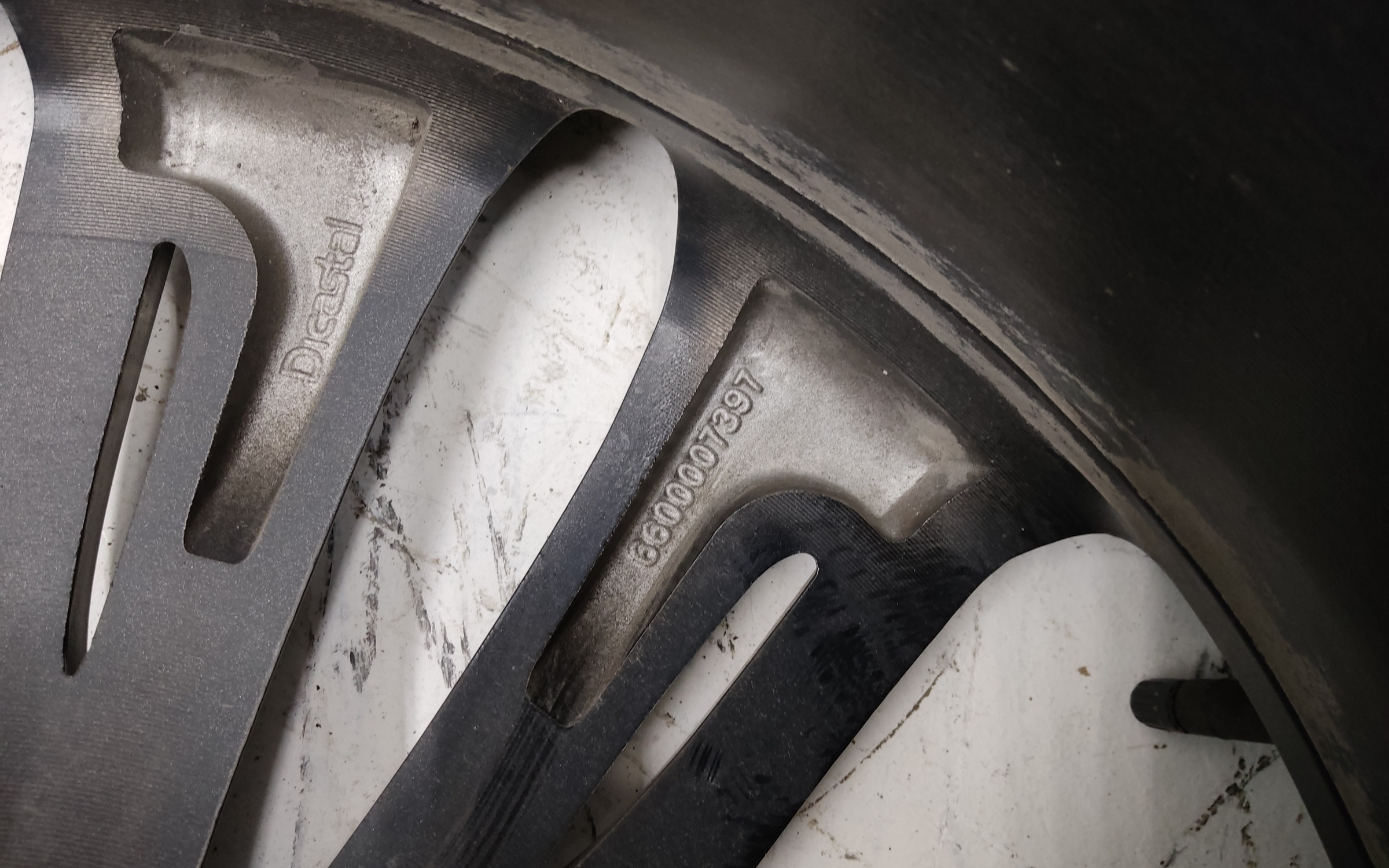 Диск колеса литой Geely Tugella R20 серый