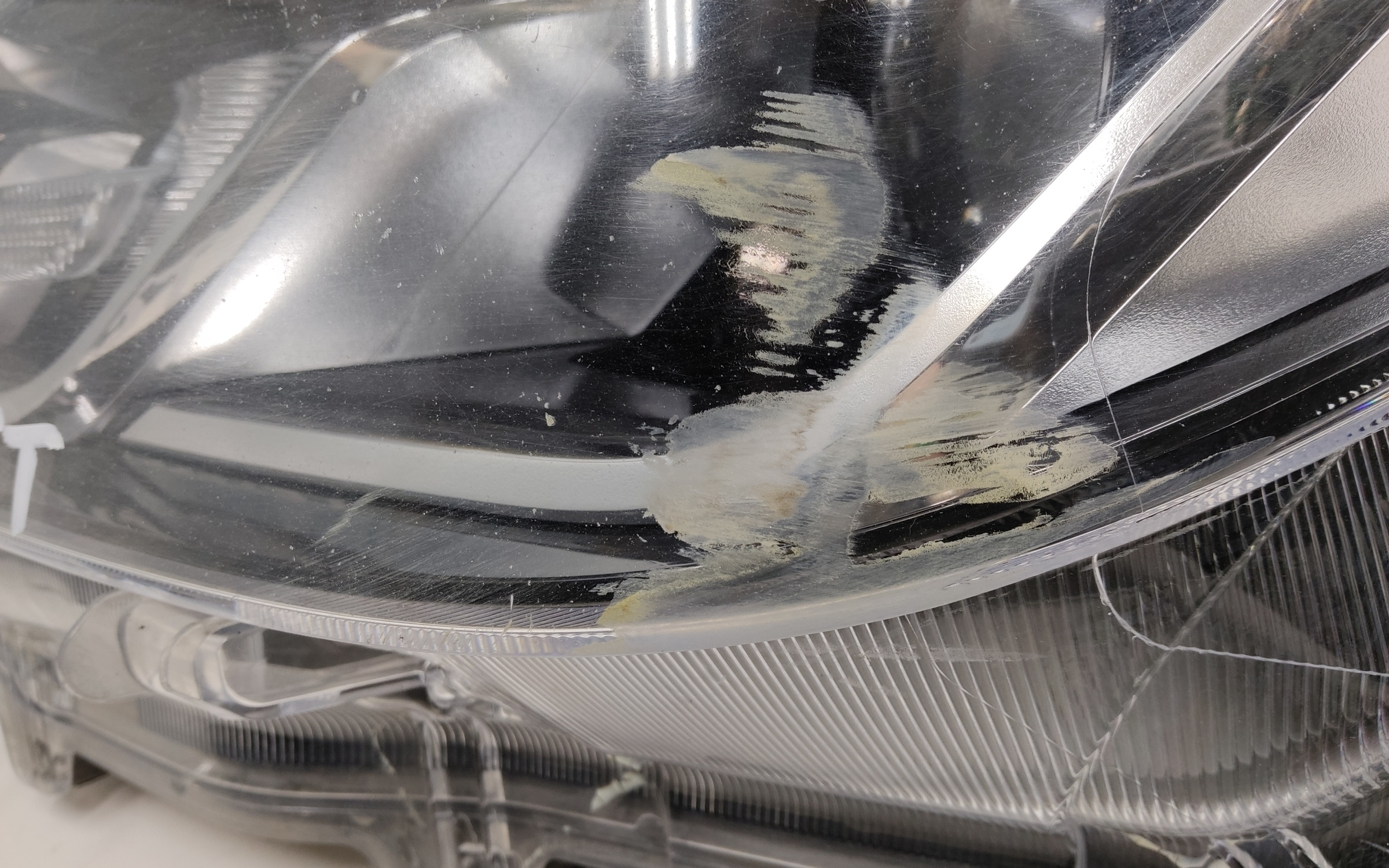 Фара передняя левая Toyota Corolla Е210 галоген