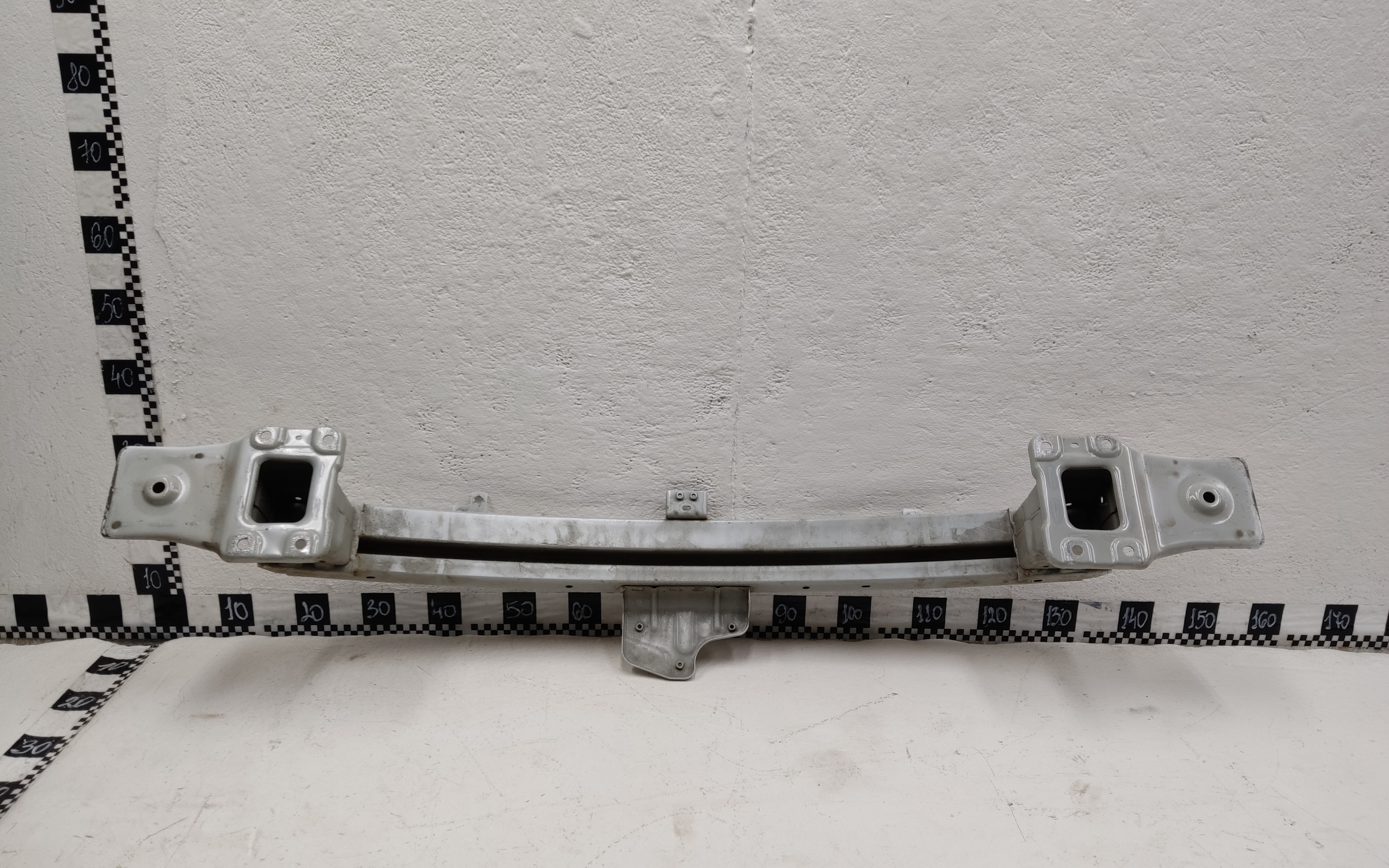 Усилитель переднего бампера Changan UNI-V