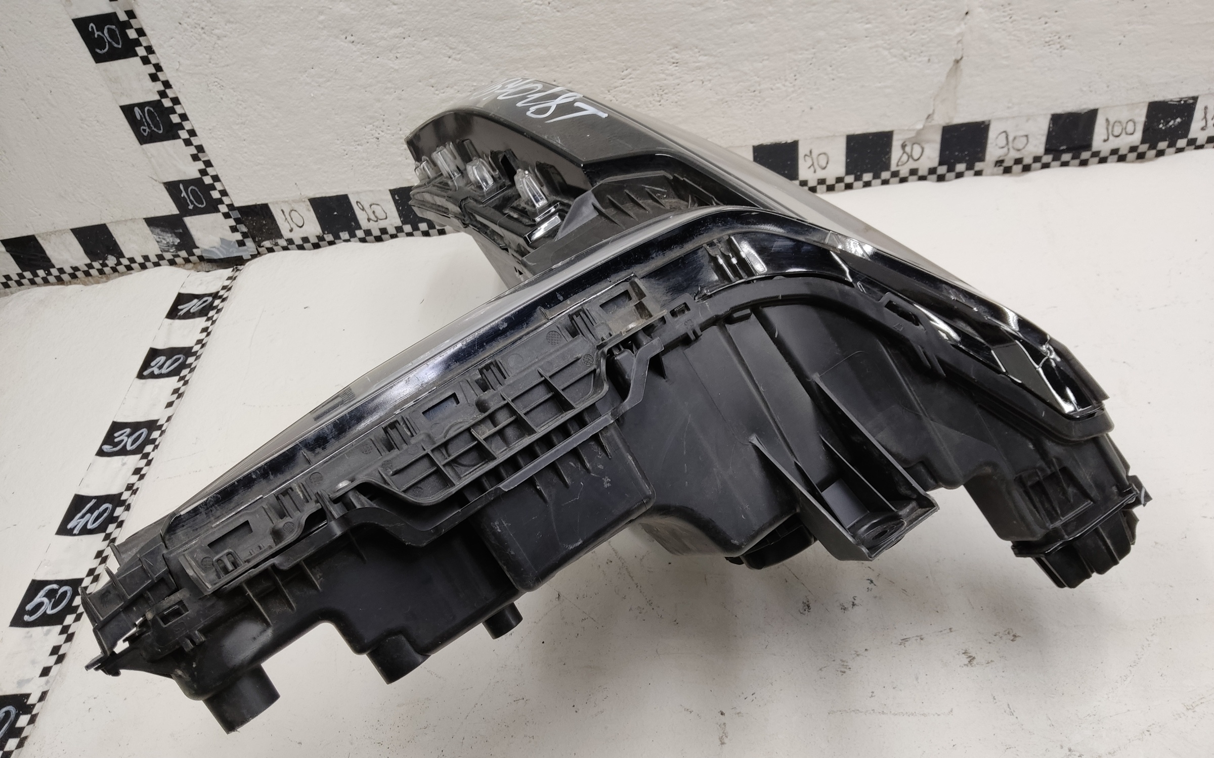 Фара передняя левая Geely Atlas 2 LED