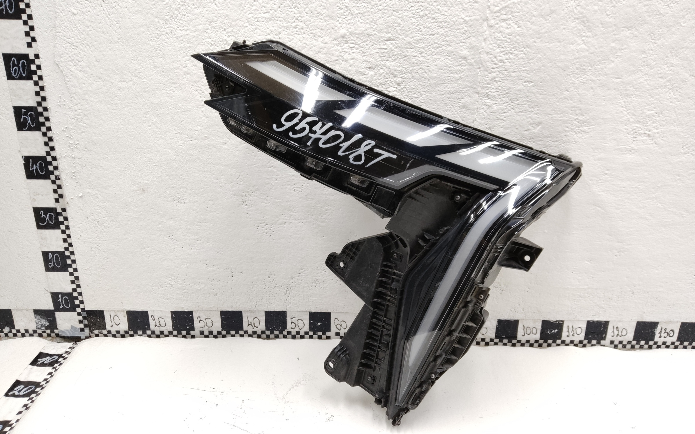 Фара передняя левая Geely Atlas 2 LED