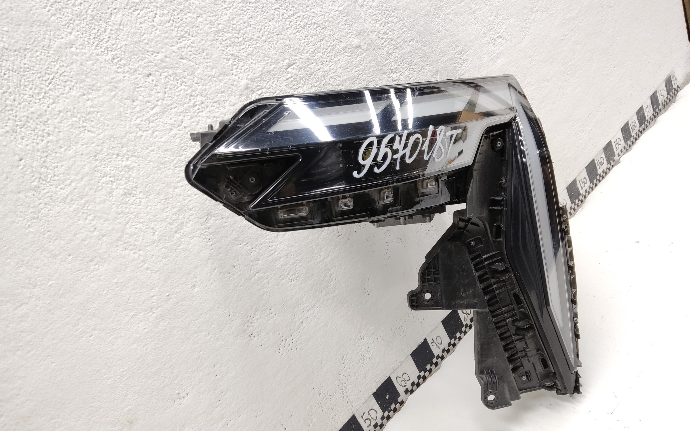 Фара передняя левая Geely Atlas 2 LED