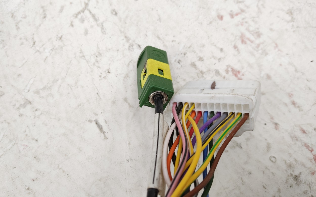 Зеркало левое Geely Tugella 16+1 контактов