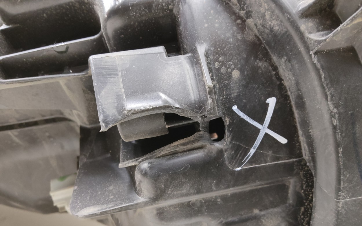 Фара передняя правая Toyota Highlander 4 LED