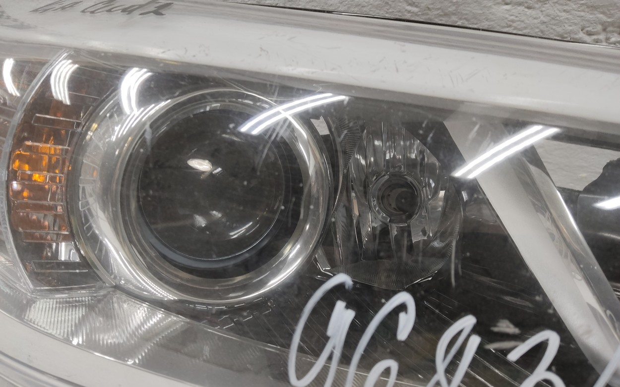 Фара передняя правая Kia Ceed 2 галоген с поворотной лампой