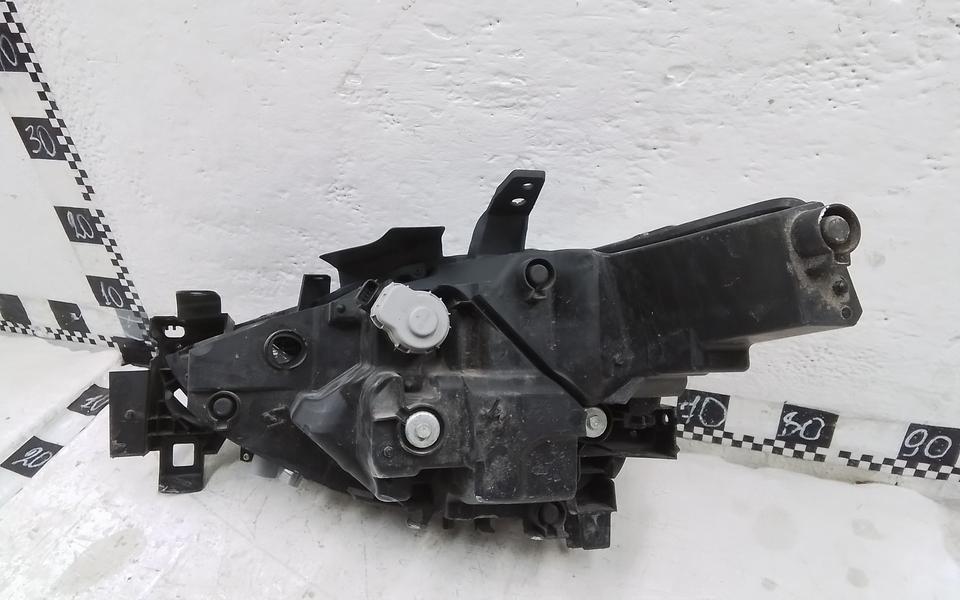 Фара передняя правая Mazda CX-5 2 LED