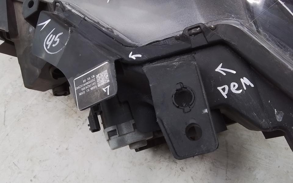 Фара передняя правая Mazda CX-5 2 LED