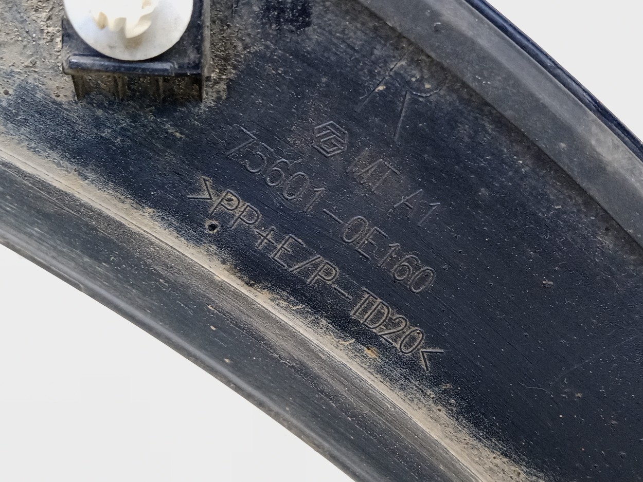 Накладка крыла переднего правого Toyota Highlander 4