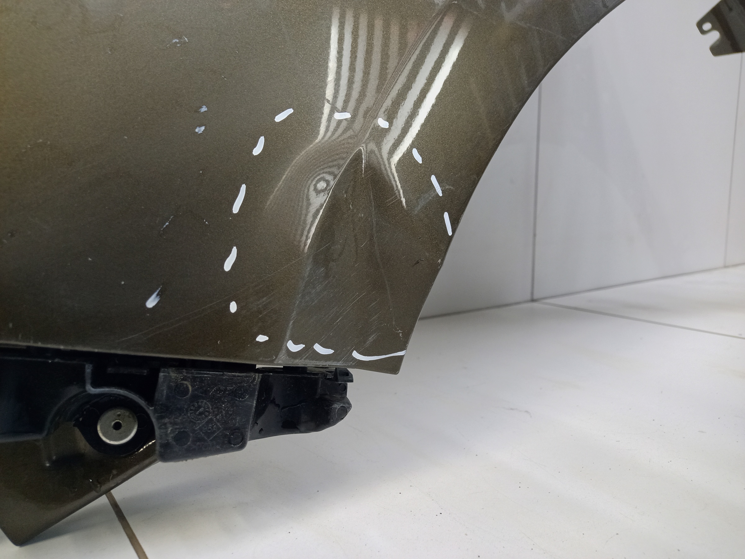 Крыло переднее левое Renault Duster 2