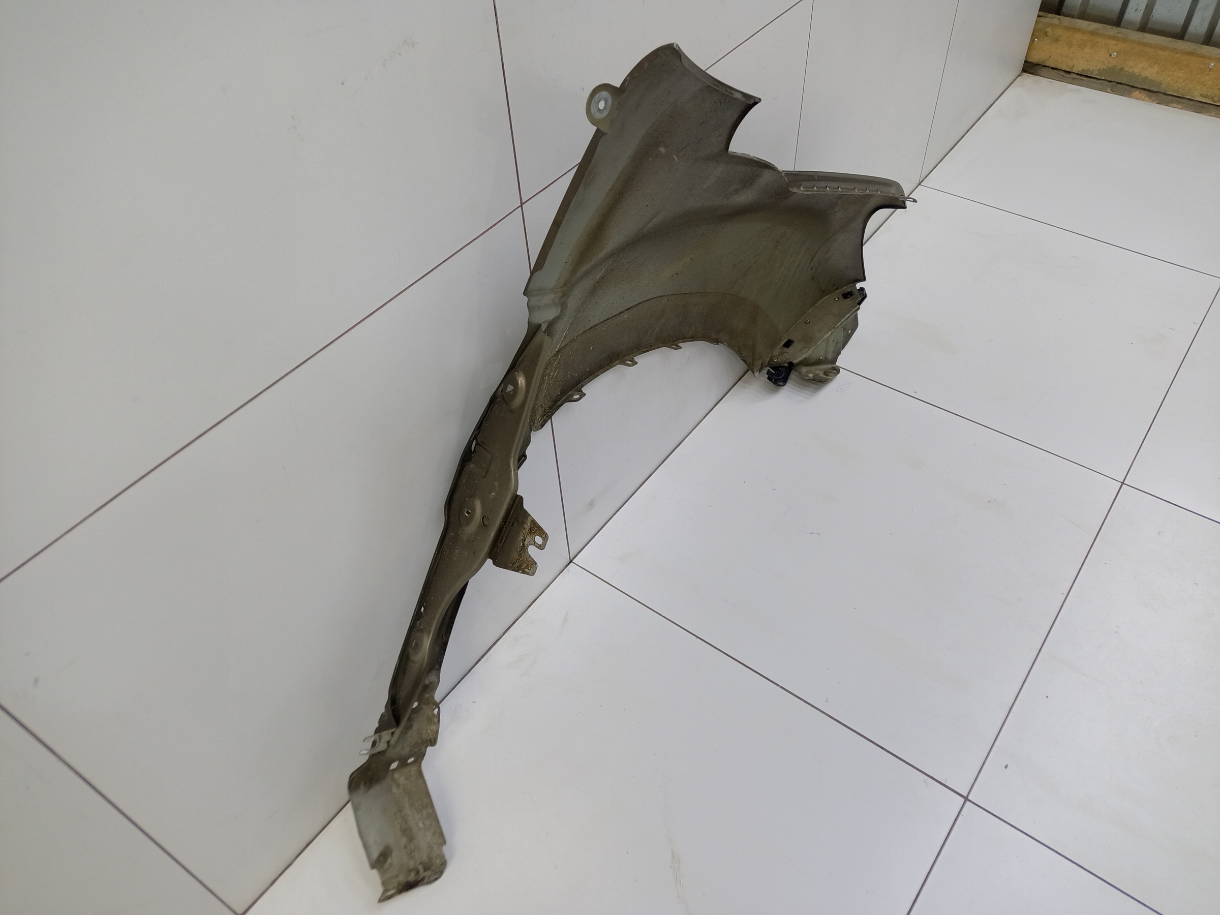 Крыло переднее левое Renault Duster 2