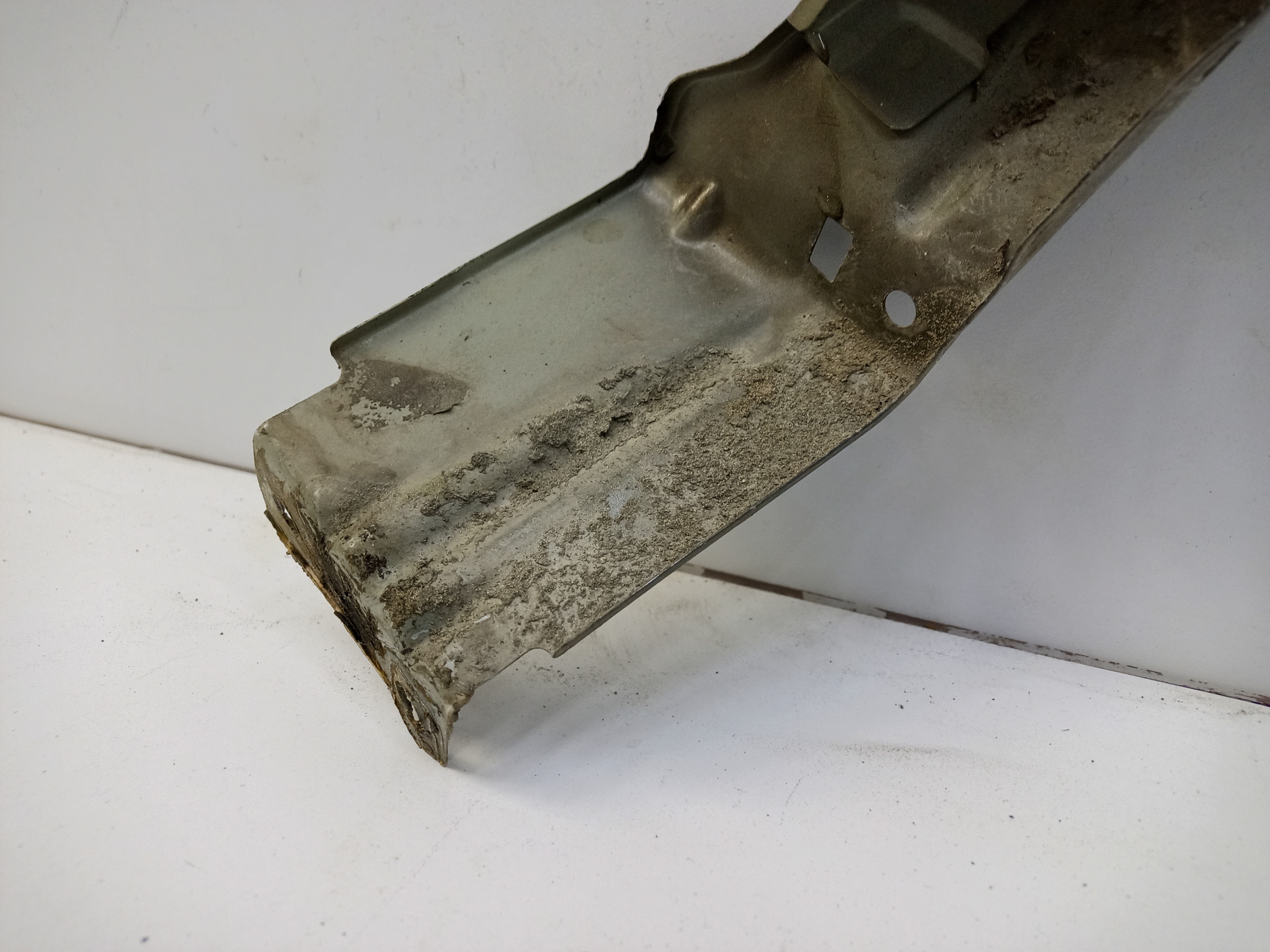 Крыло переднее левое Renault Duster 2