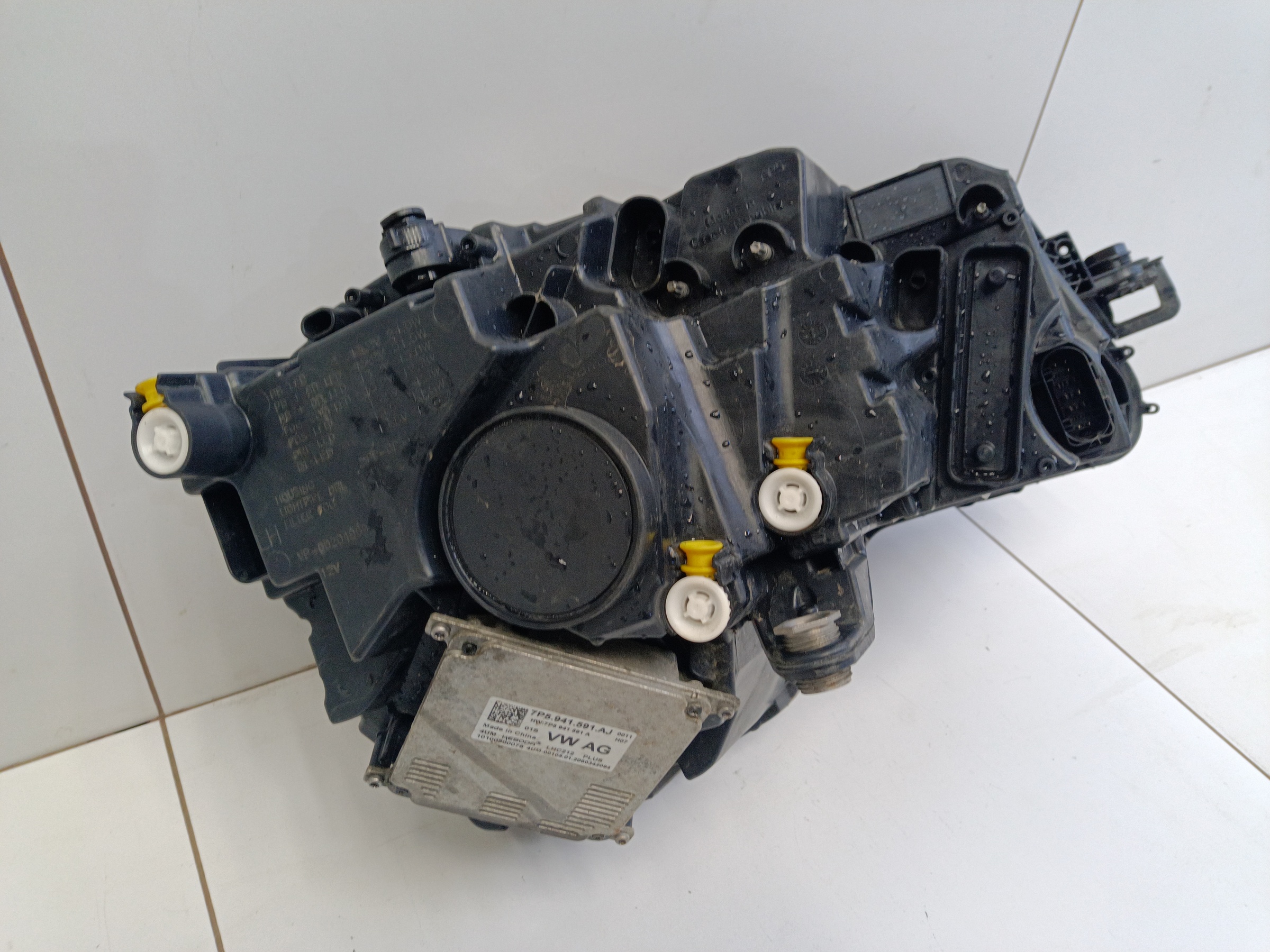 Фара передняя левая Skoda Karoq LED