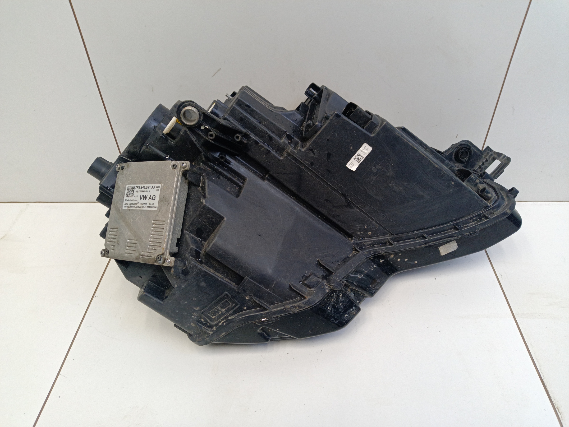 Фара передняя левая Skoda Karoq LED