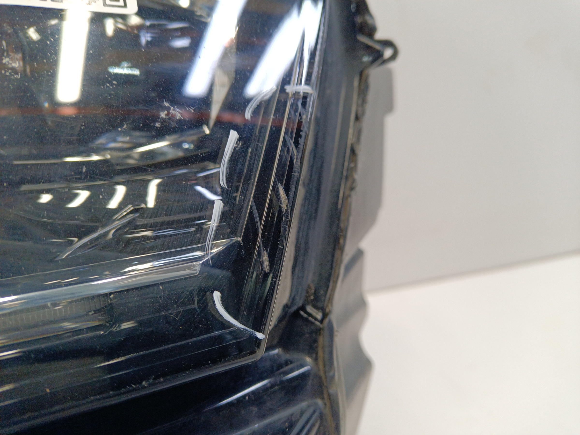 Фара передняя левая Skoda Karoq LED