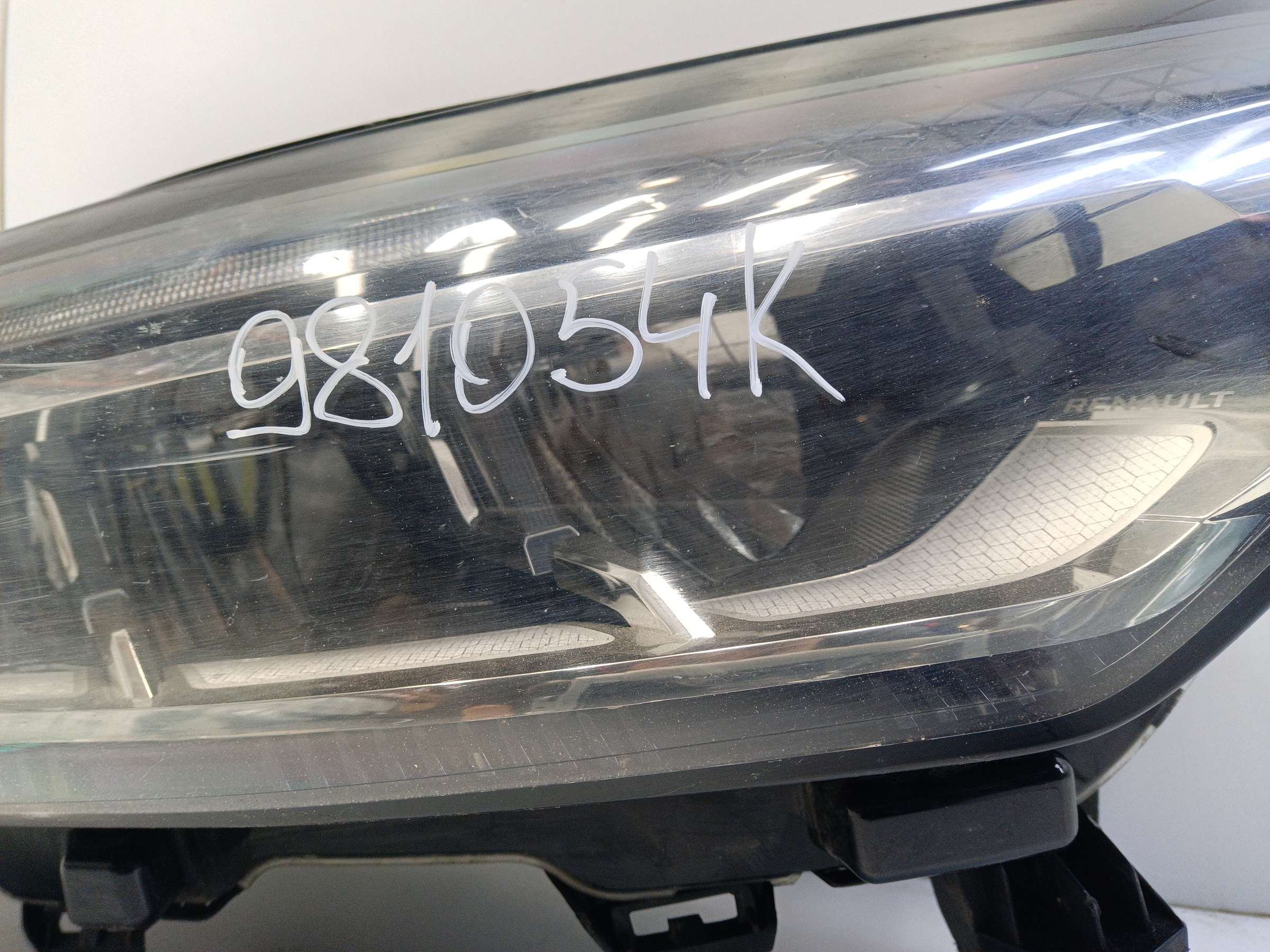 Фара передняя правая Renault Koleos 2 Restail LED