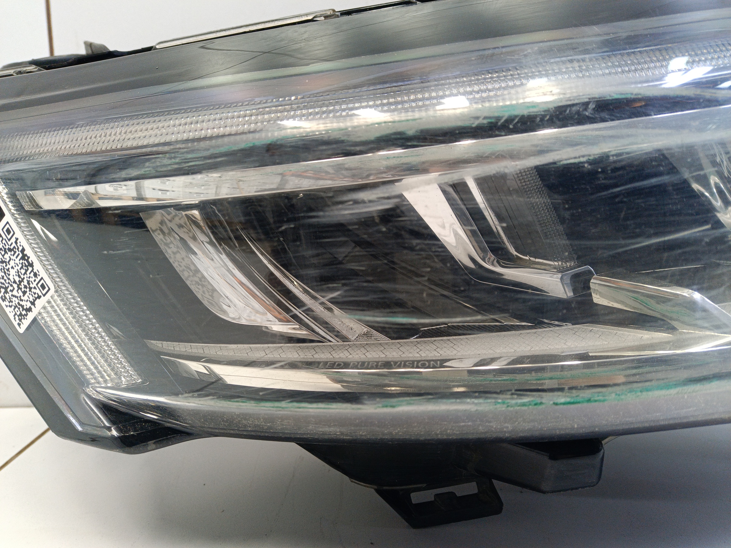 Фара передняя правая Renault Koleos 2 Restail LED