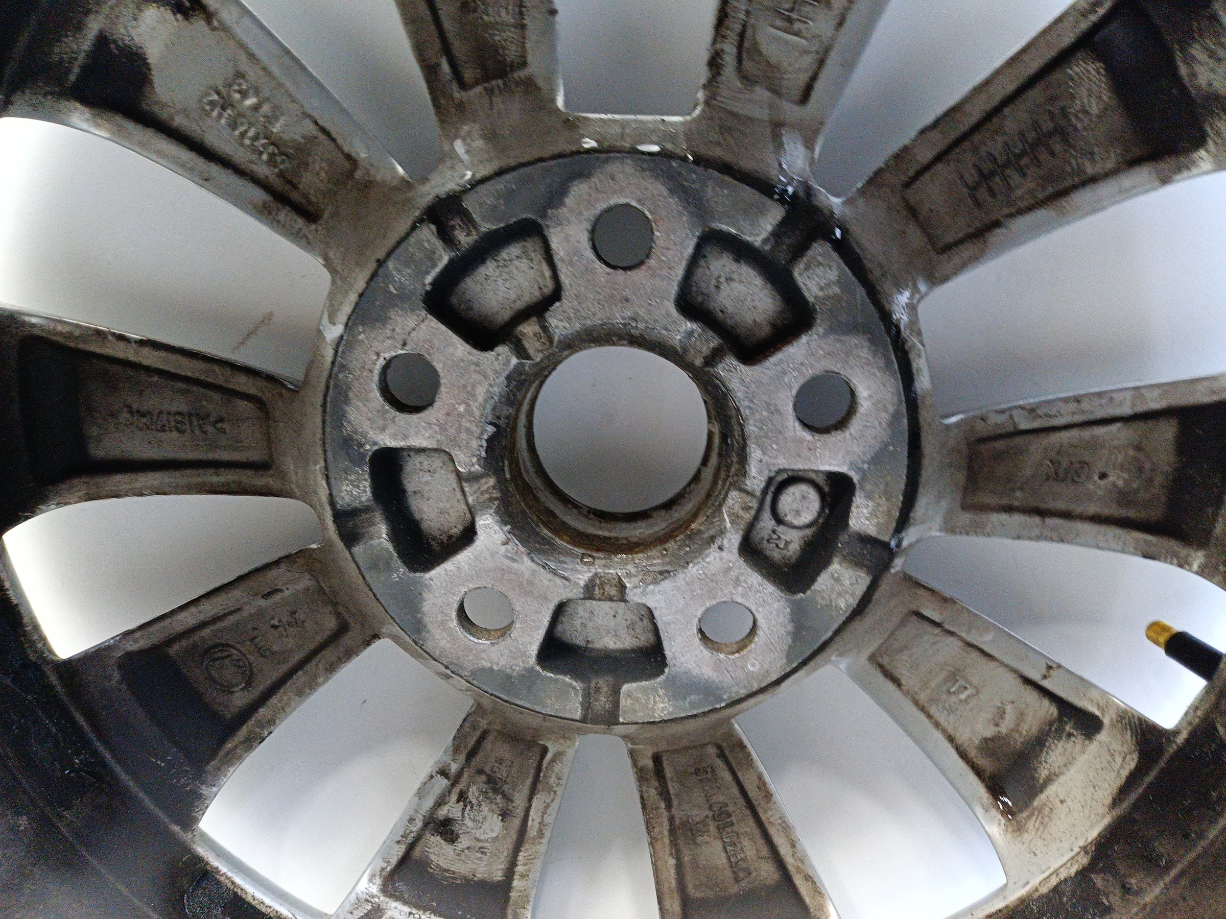 Диск колеса литой Skoda Karoq R16