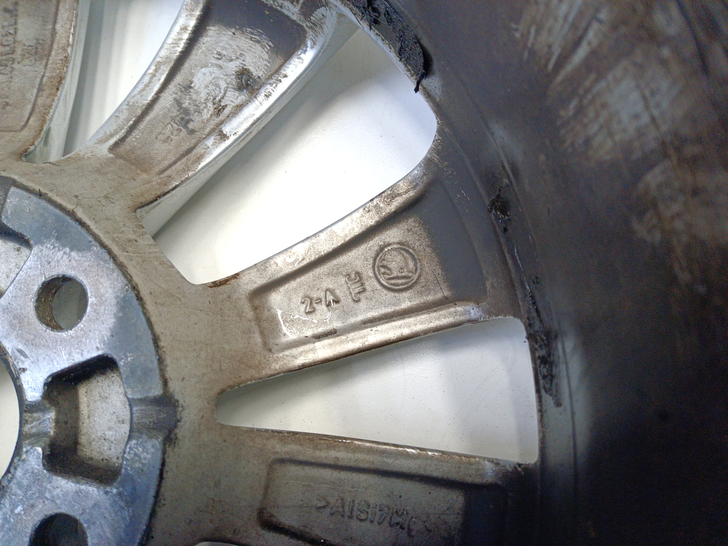 Диск колеса литой Skoda Karoq R16