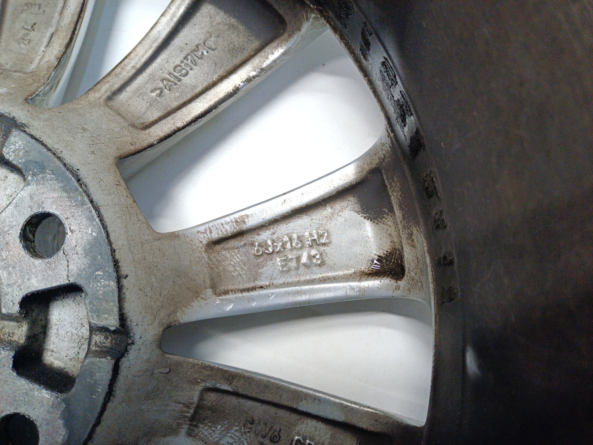 Диск колеса литой Skoda Karoq R16