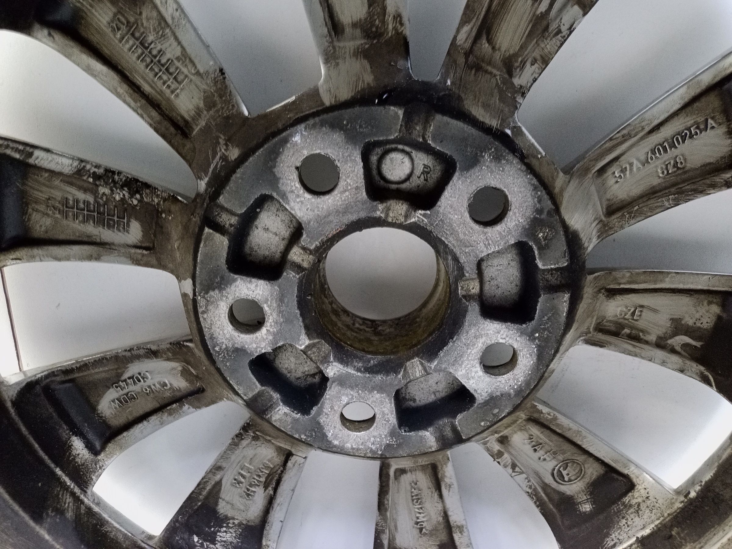 Диск колеса литой Skoda Karoq R16