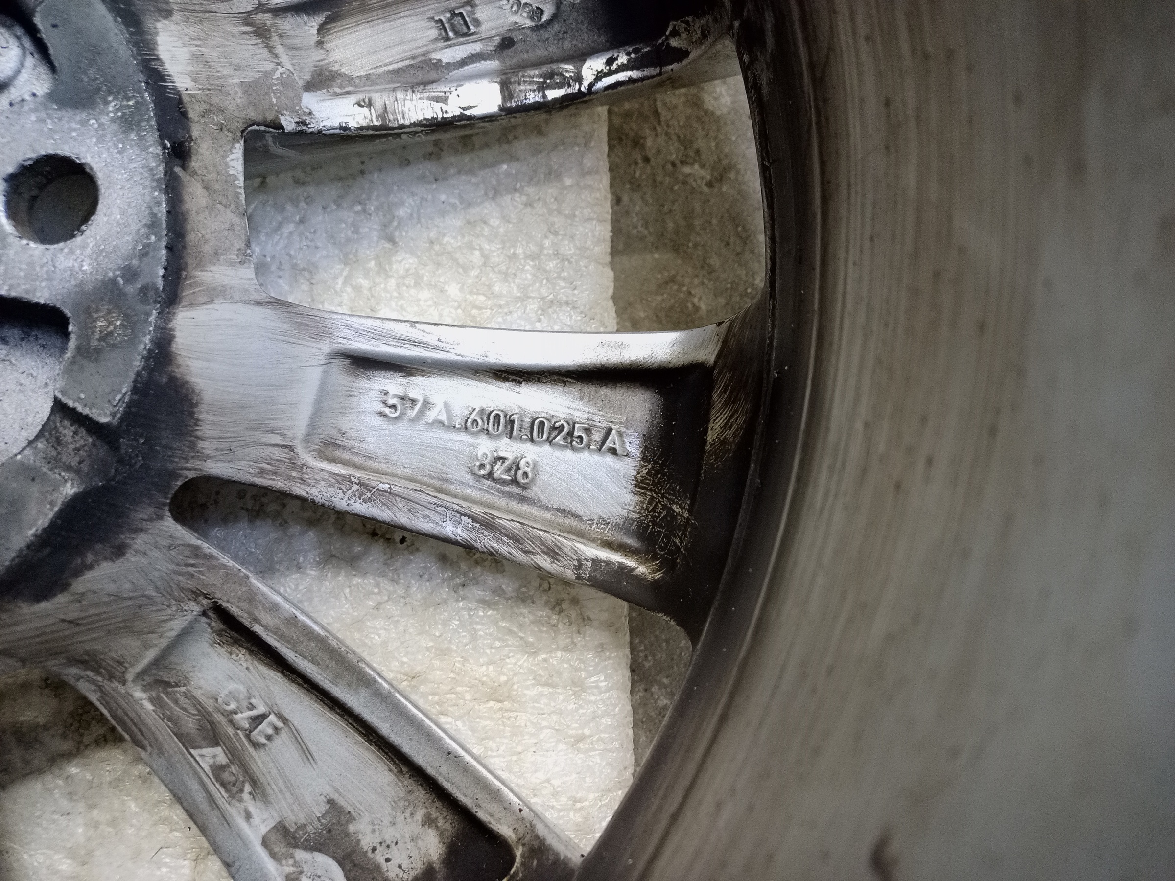 Диск колеса литой Skoda Karoq R16